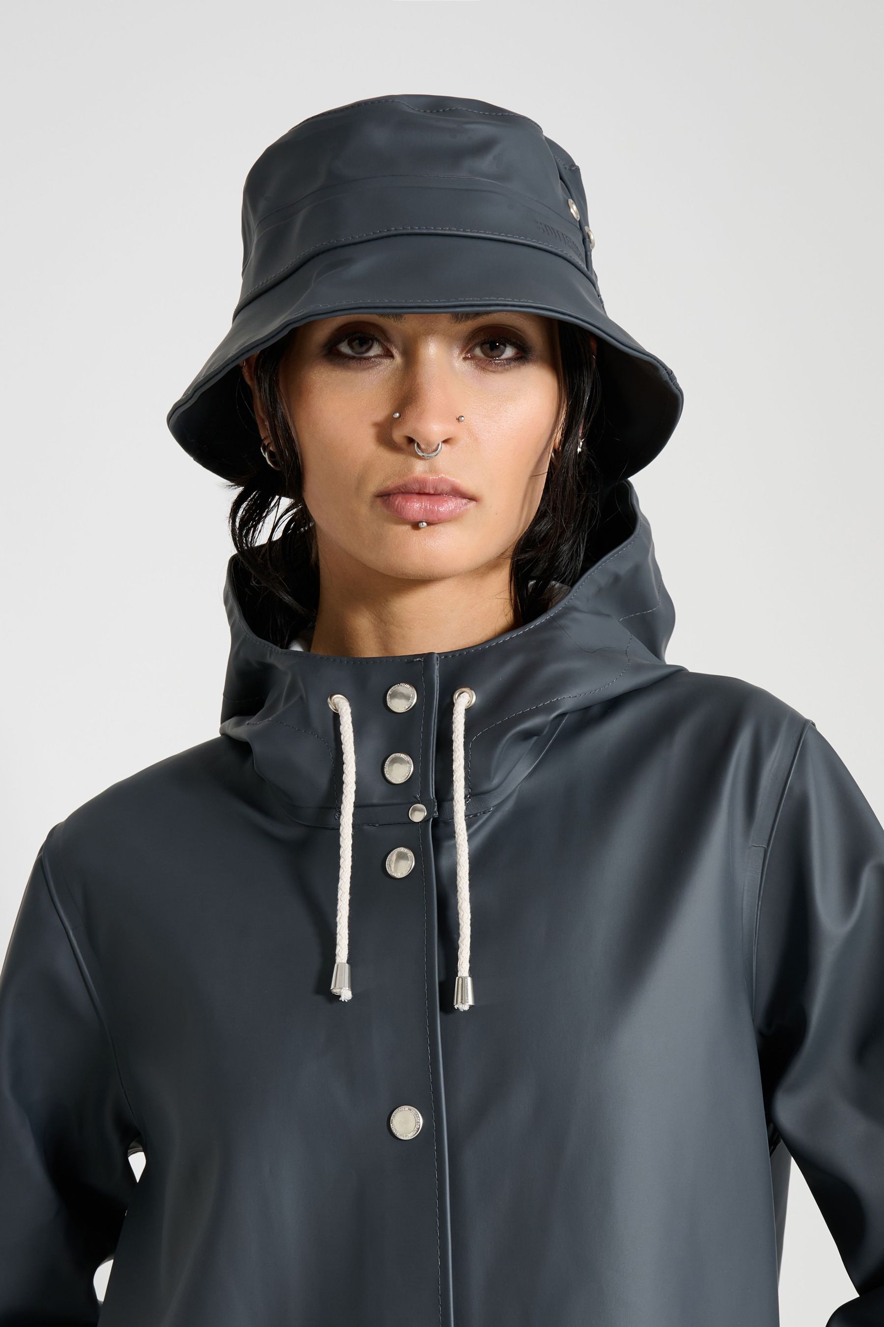 stutterheim beckholmen bucket hat charcoal accessories hats-and-scarves bucket-hats