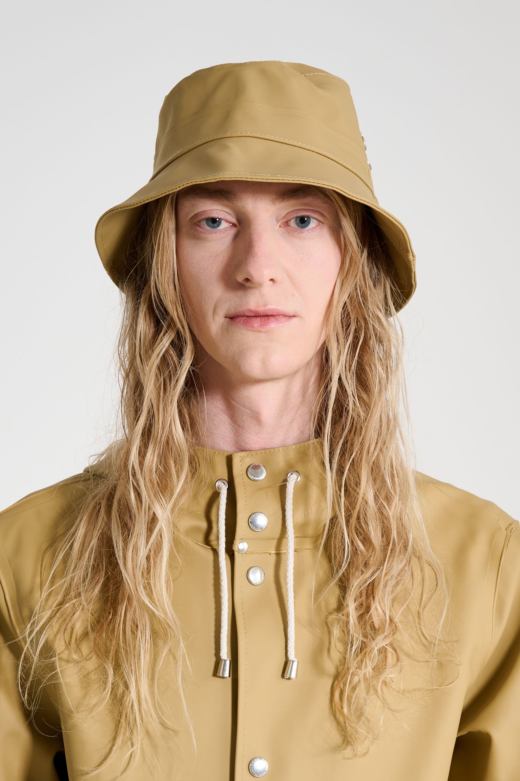 stutterheim beckholmen bucket hat sand accessories hats-and-scarves bucket-hats