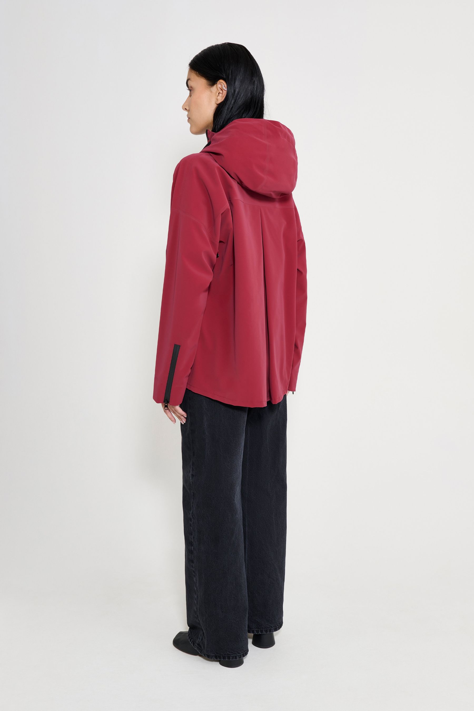stutterheim faversham matte raincoat burgundy women jackets