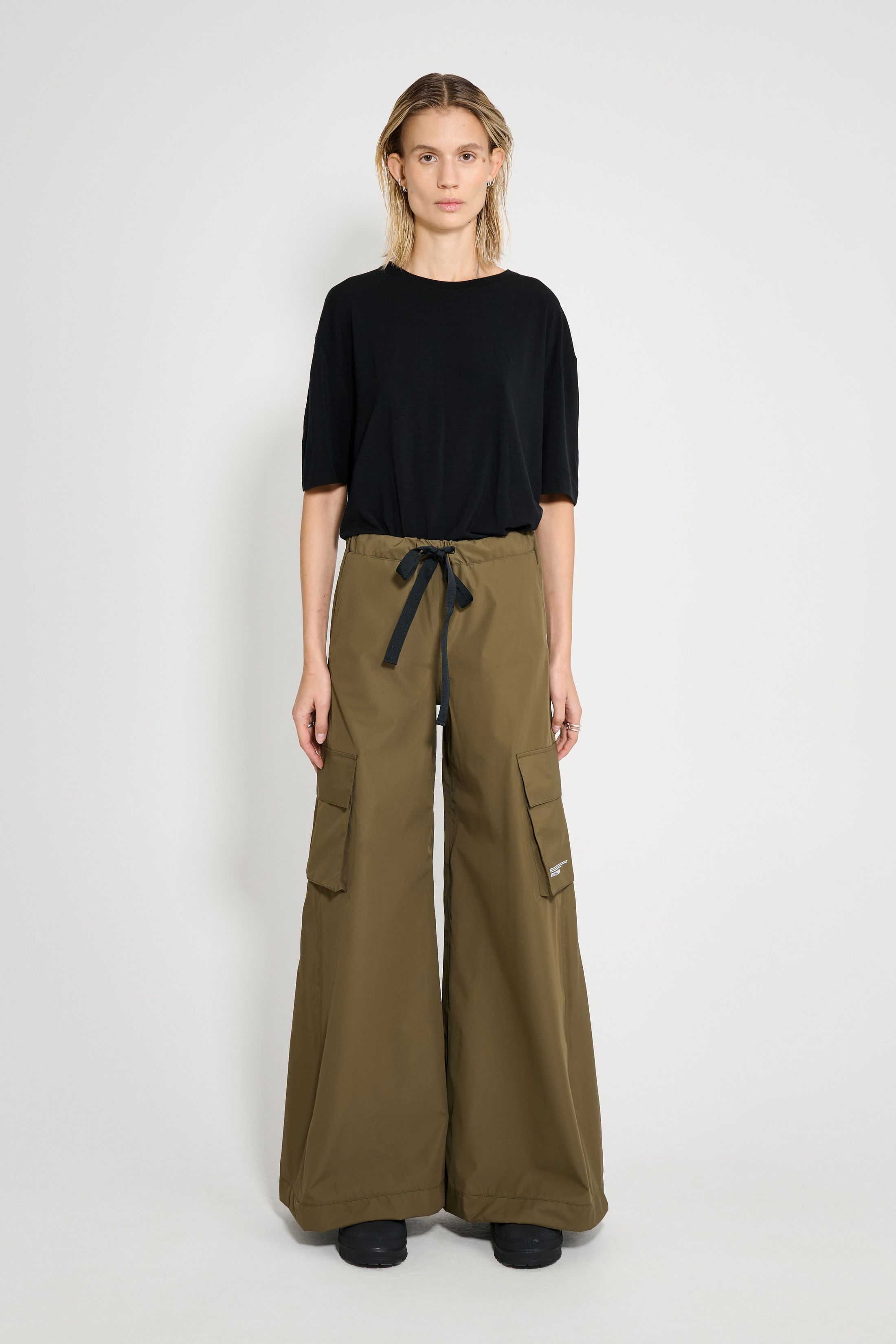 stutterheim karla pocket lightweight trousers green women bottoms