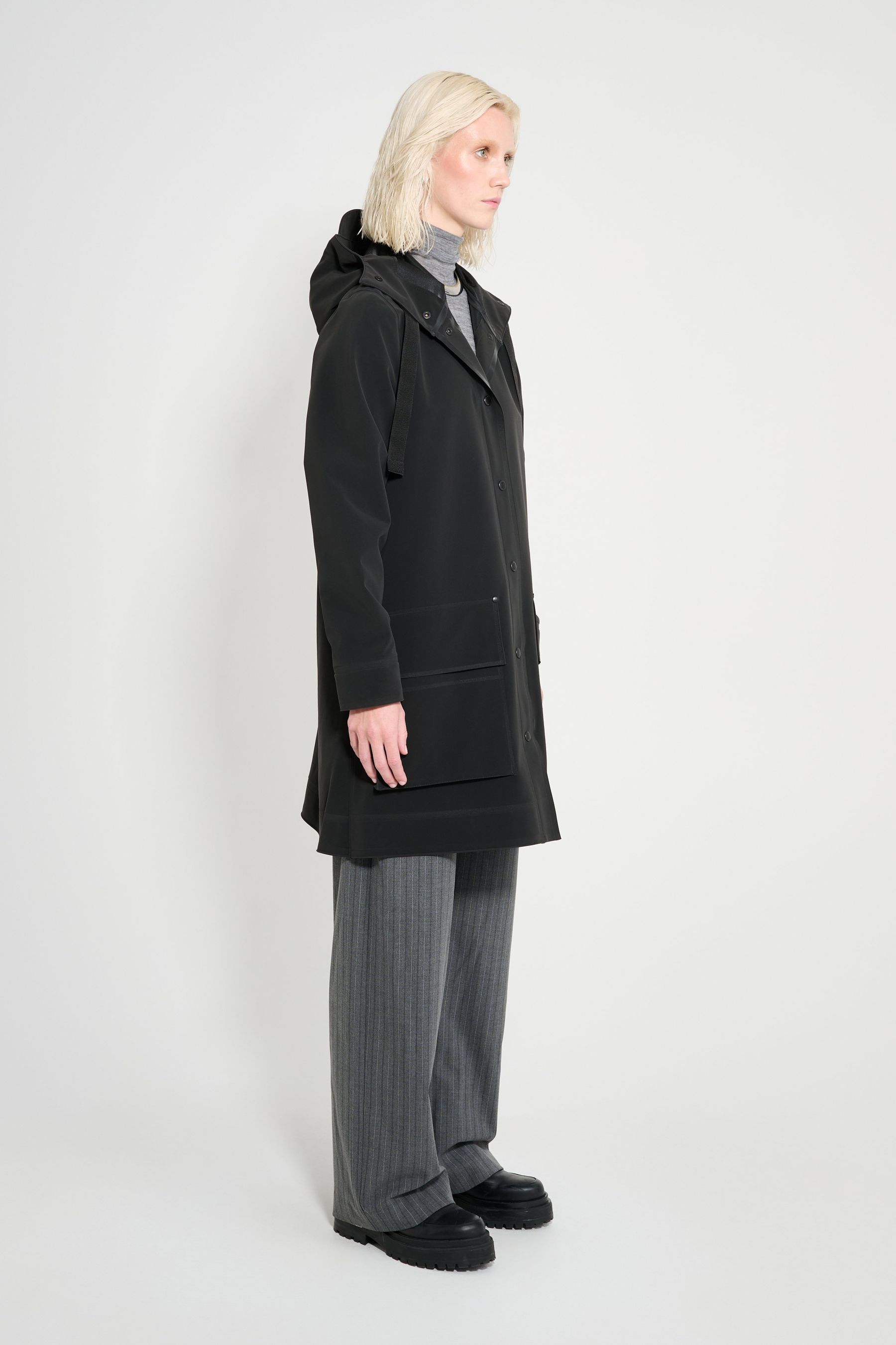 stutterheim mosebacke 15 matte black women jackets raincoats