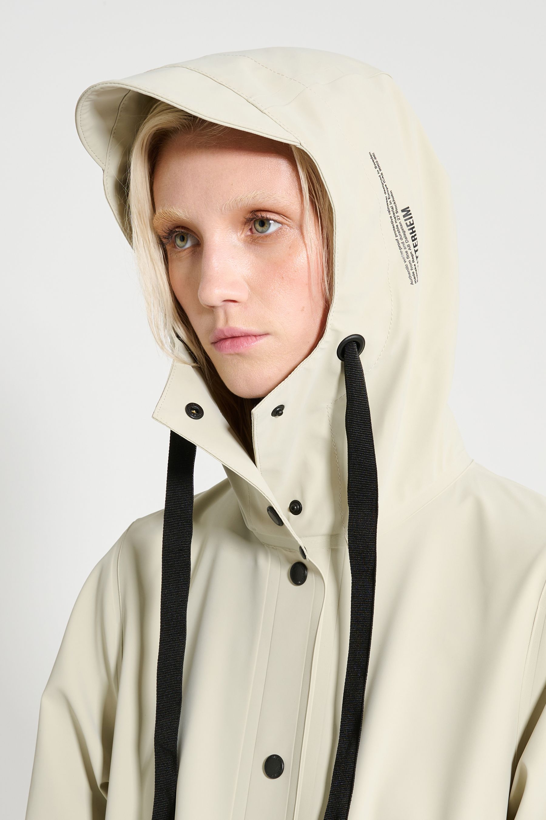 stutterheim mosebacke 15 raincoat pelican women jackets raincoats