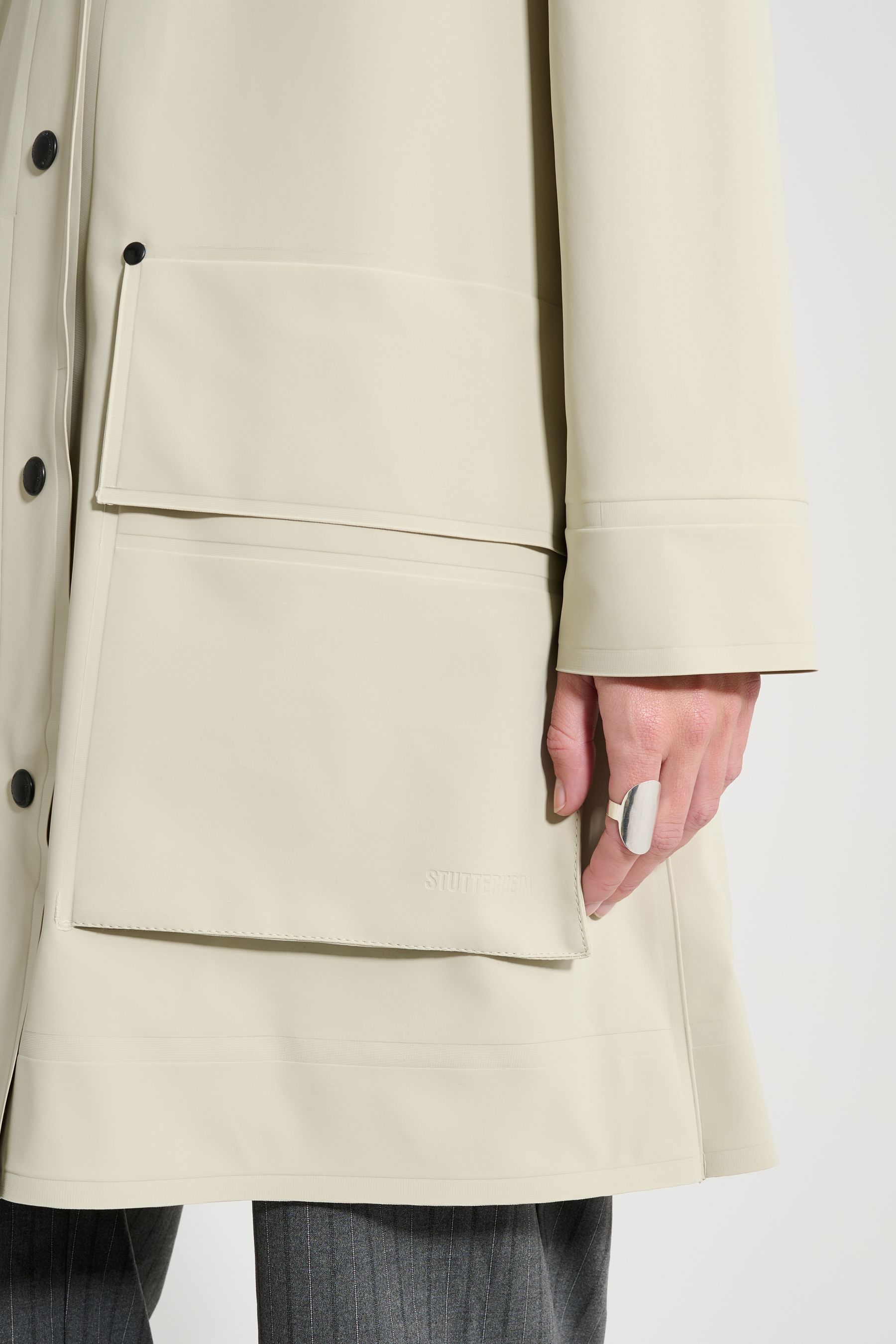 stutterheim mosebacke 15 raincoat pelican women jackets raincoats