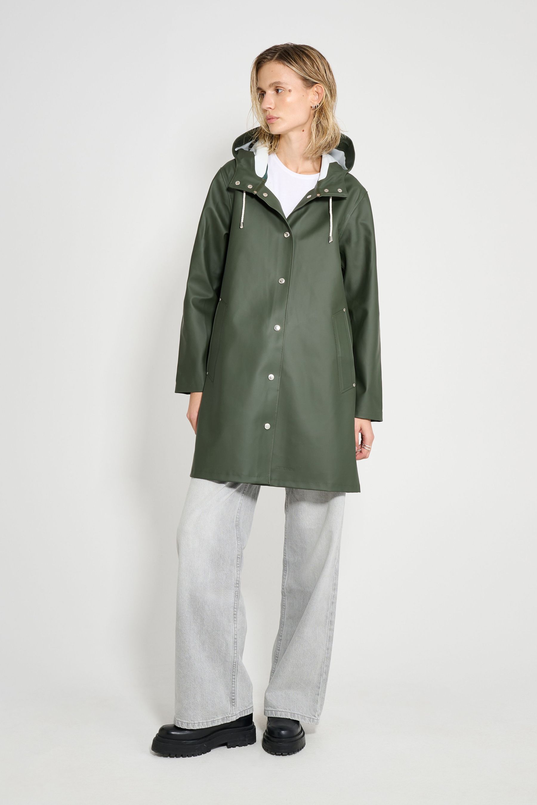 stutterheim mosebacke original a-line raincoat green women jackets raincoats