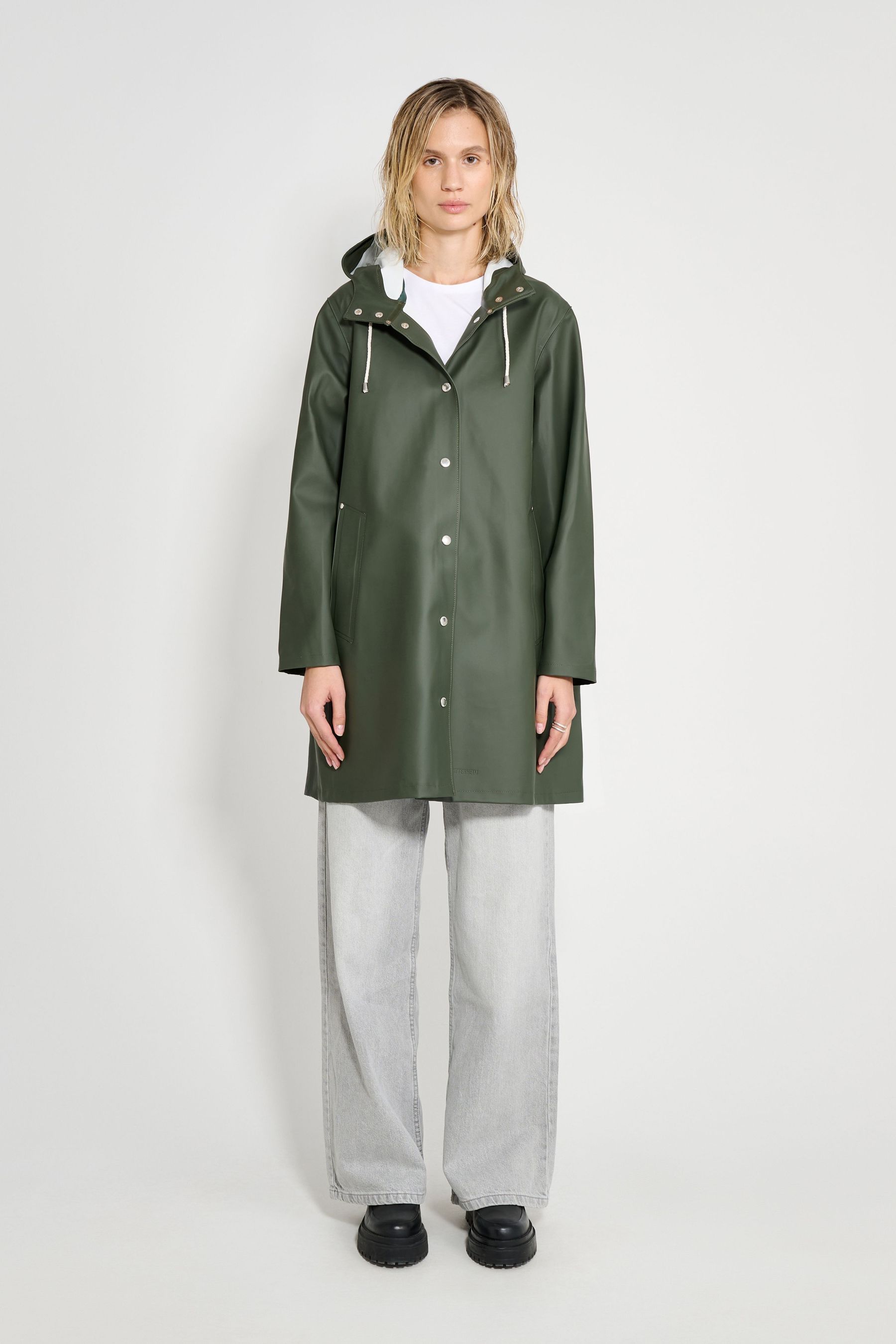 stutterheim mosebacke original a-line raincoat green women jackets raincoats