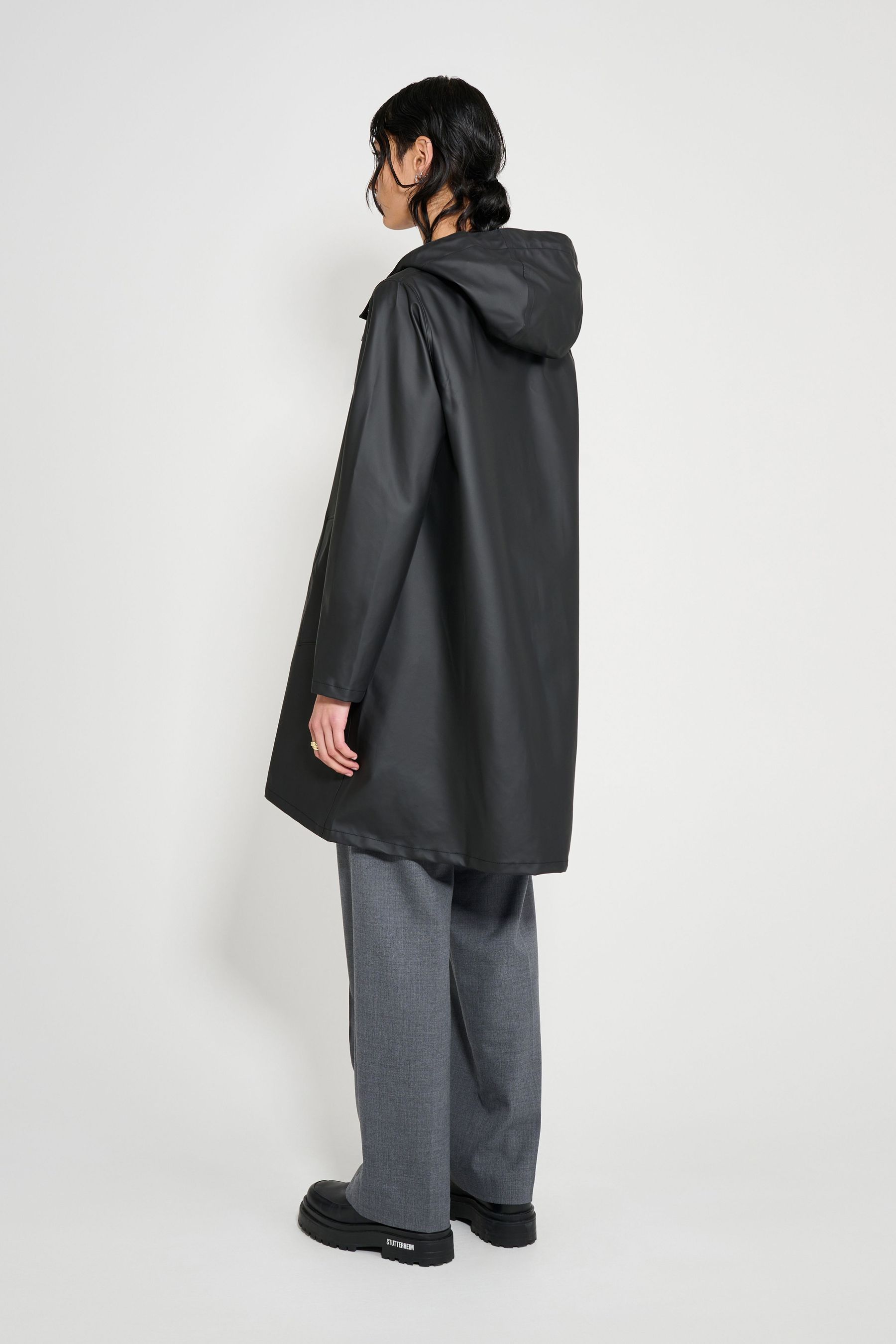 stutterheim mosebacke lightweight raincoat black women jackets raincoats