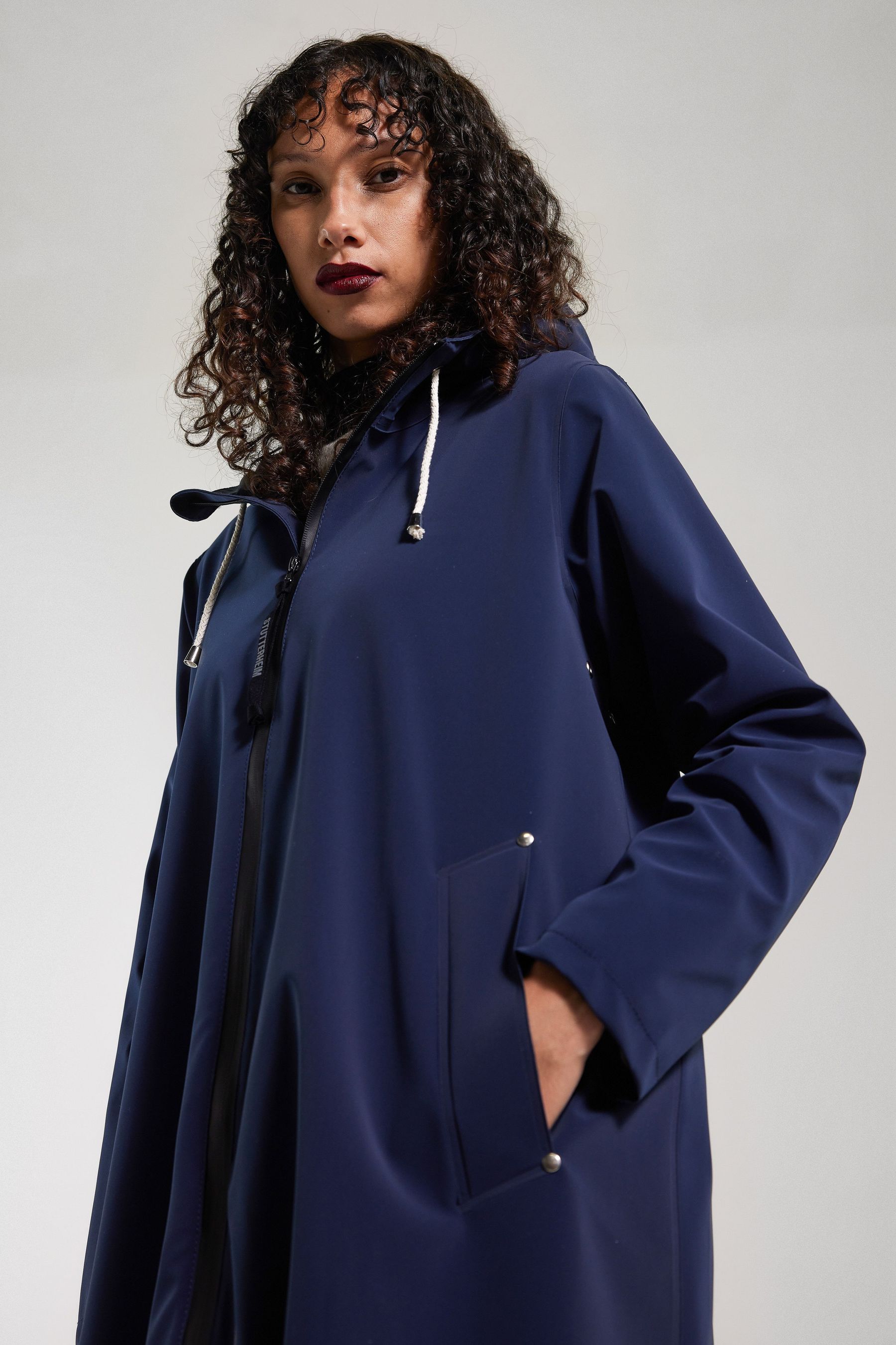 stutterheim mosebacke lightweight matte zip raincoat navy women jackets raincoats