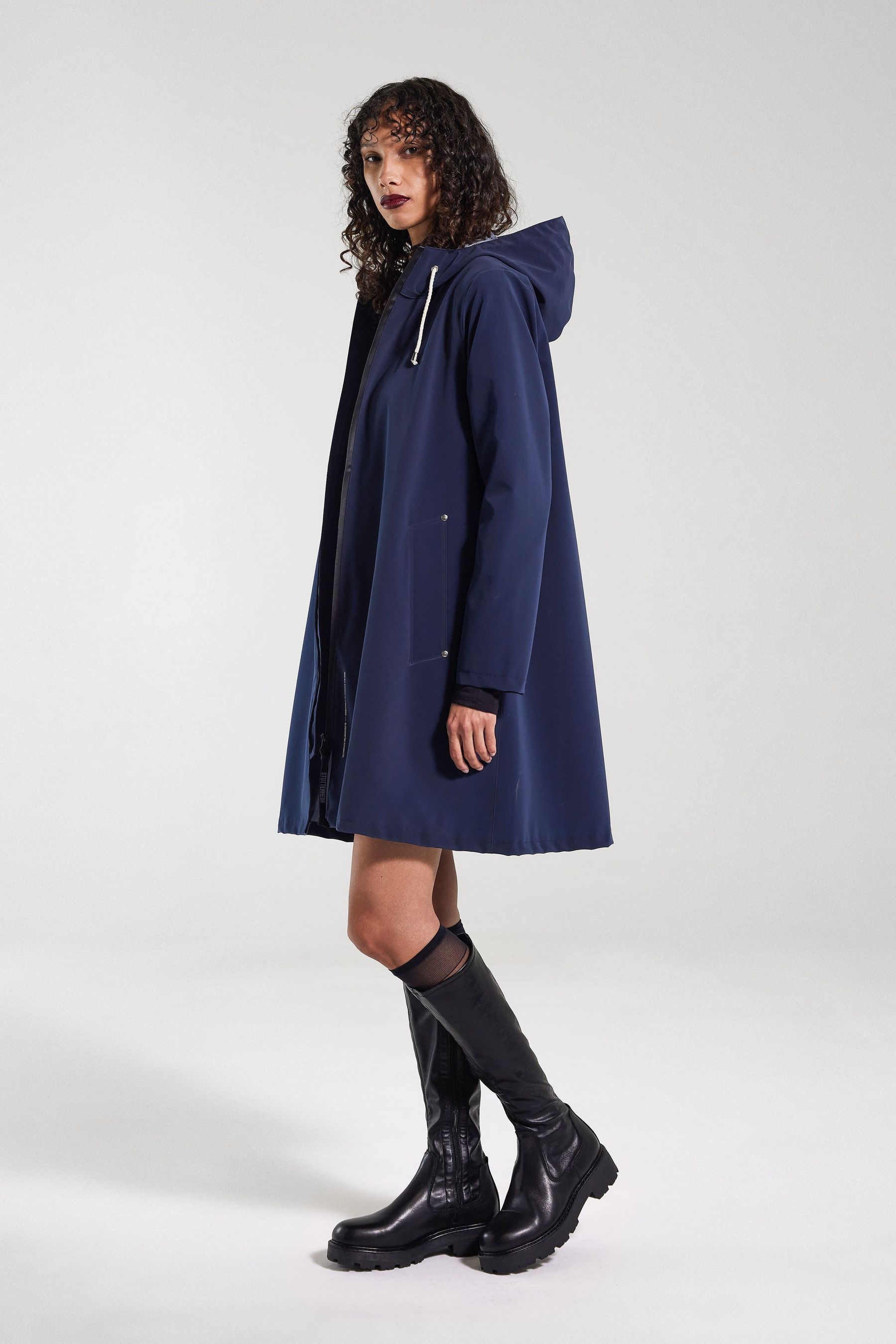 stutterheim mosebacke lightweight matte zip raincoat navy women jackets raincoats