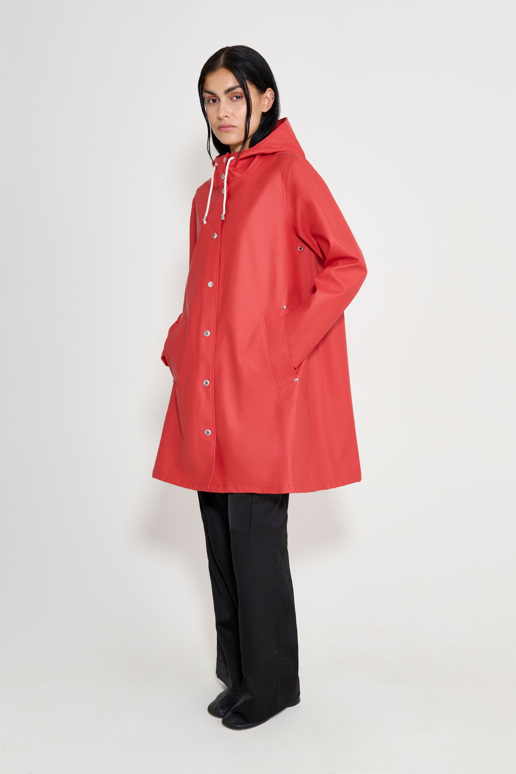 stutterheim mosebacke lightweight raincoat washed red women jackets raincoats