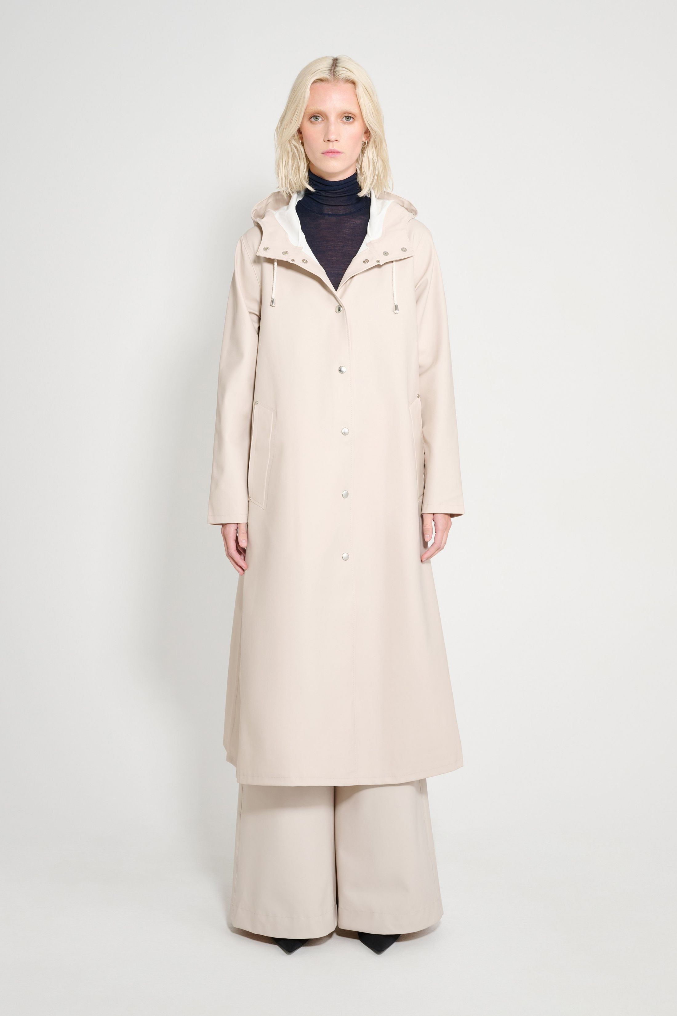 stutterheim mosebacke long raincoat light sand women jackets raincoats