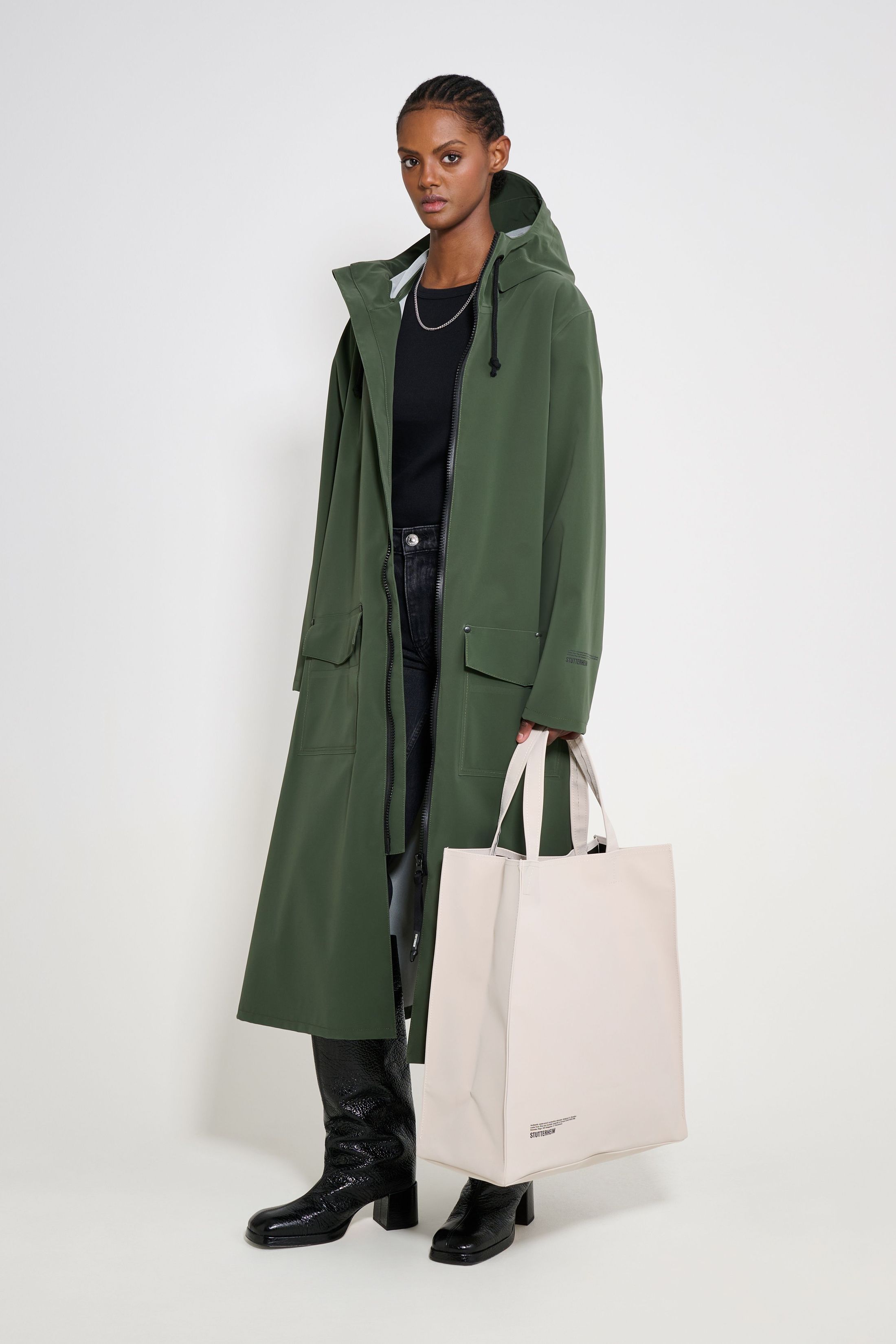 stutterheim mosebacke long patch raincoat green women jackets long-raincoats