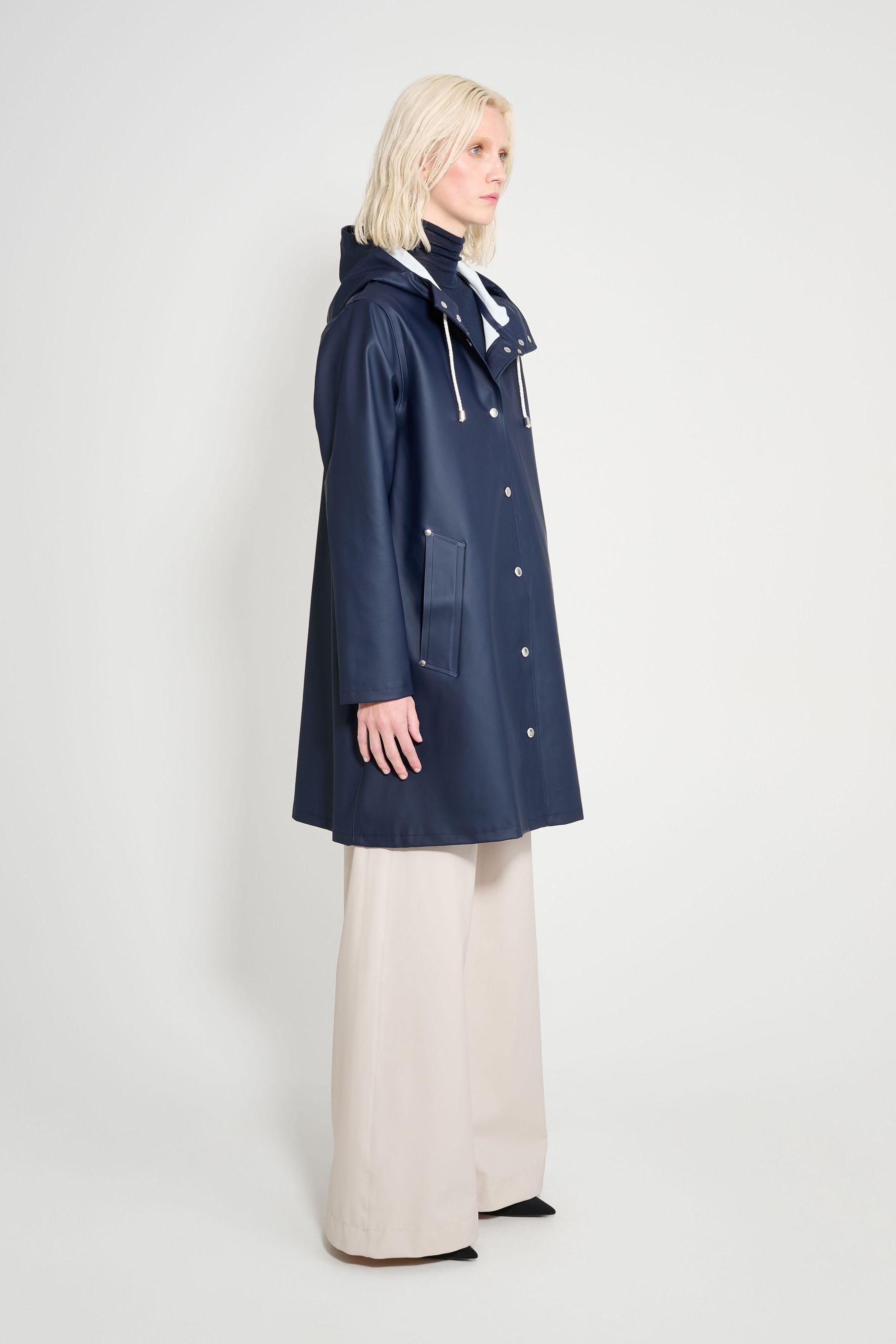stutterheim mosebacke original a-line raincoat navy women jackets raincoats