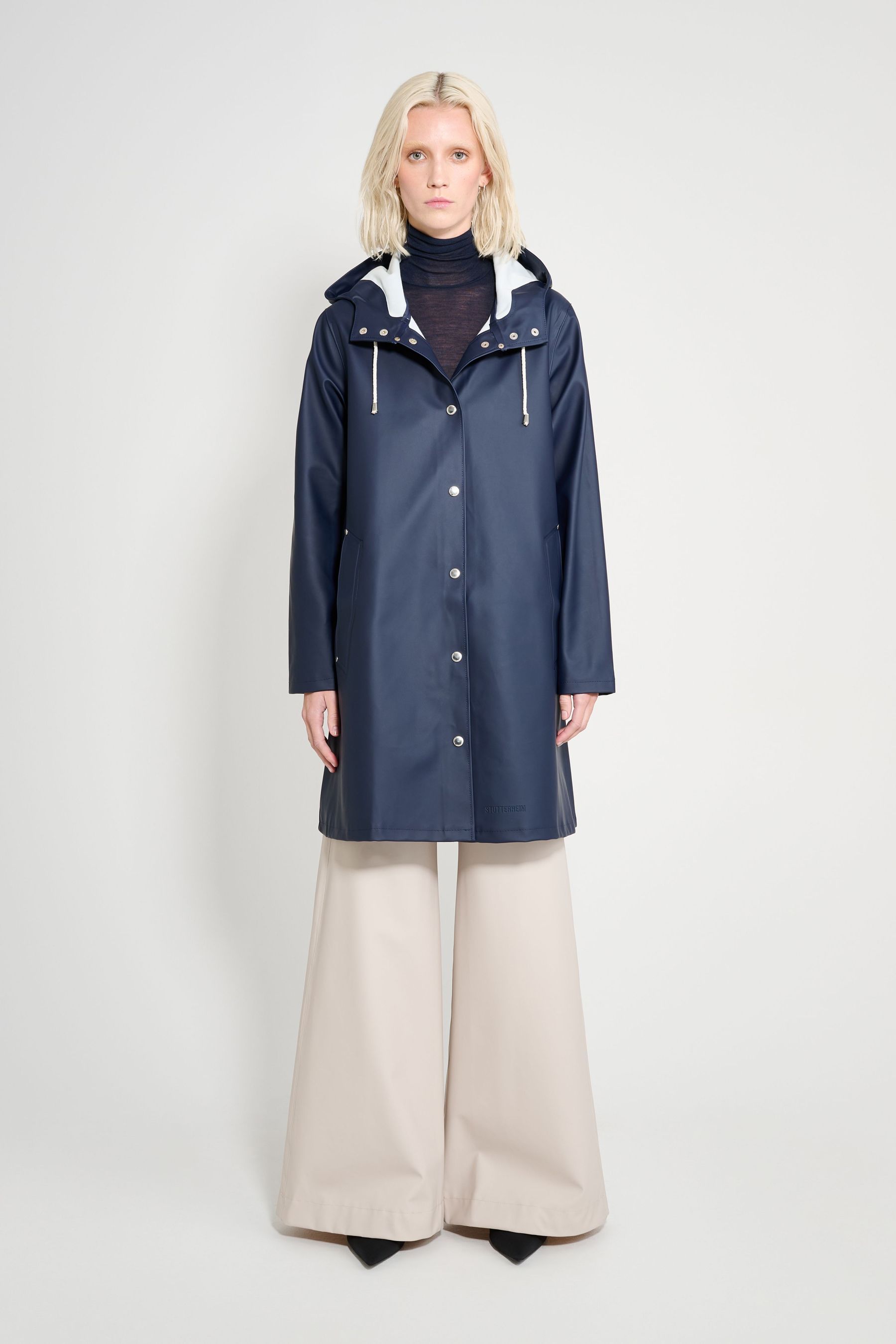 stutterheim mosebacke original a-line raincoat navy women jackets raincoats