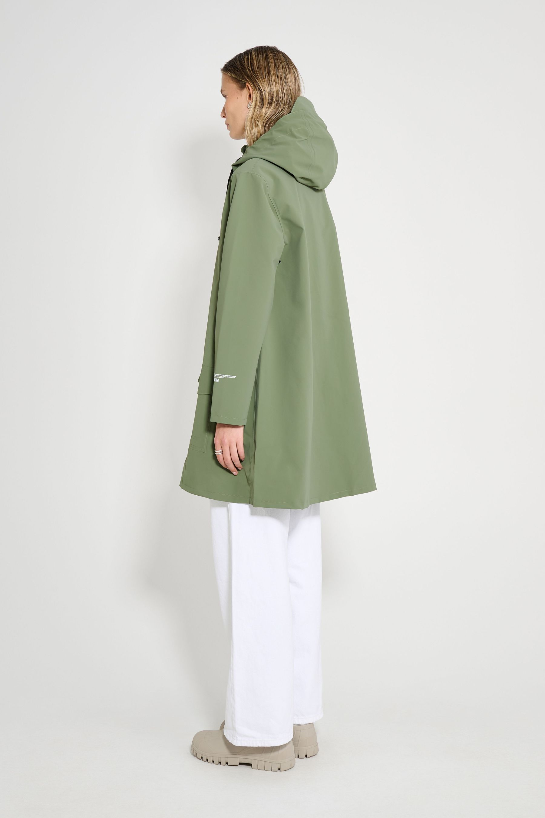 stutterheim mosebacke patch raincoat dry green women jackets raincoats