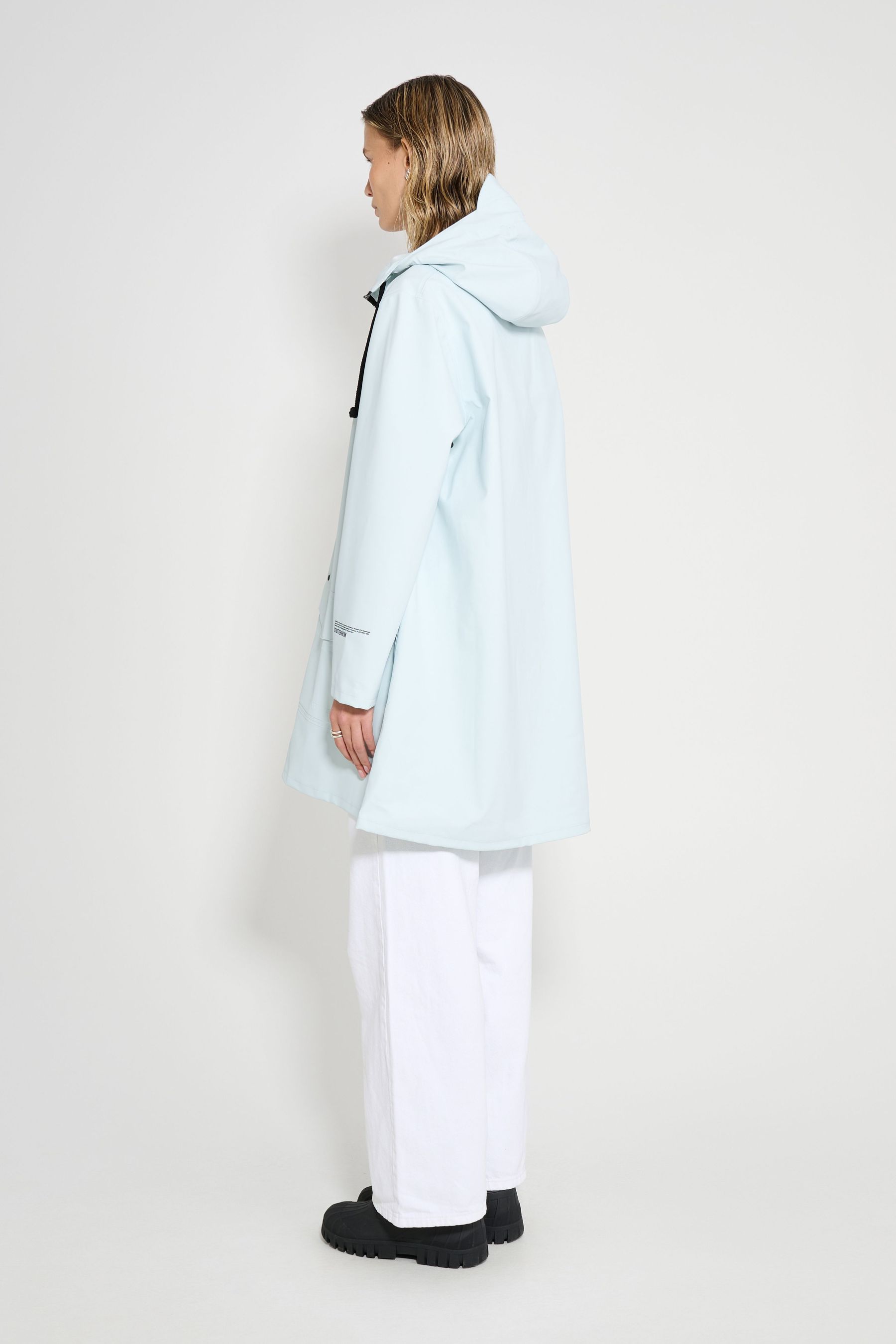 stutterheim mosebacke patch raincoat frost grey women jackets raincoats