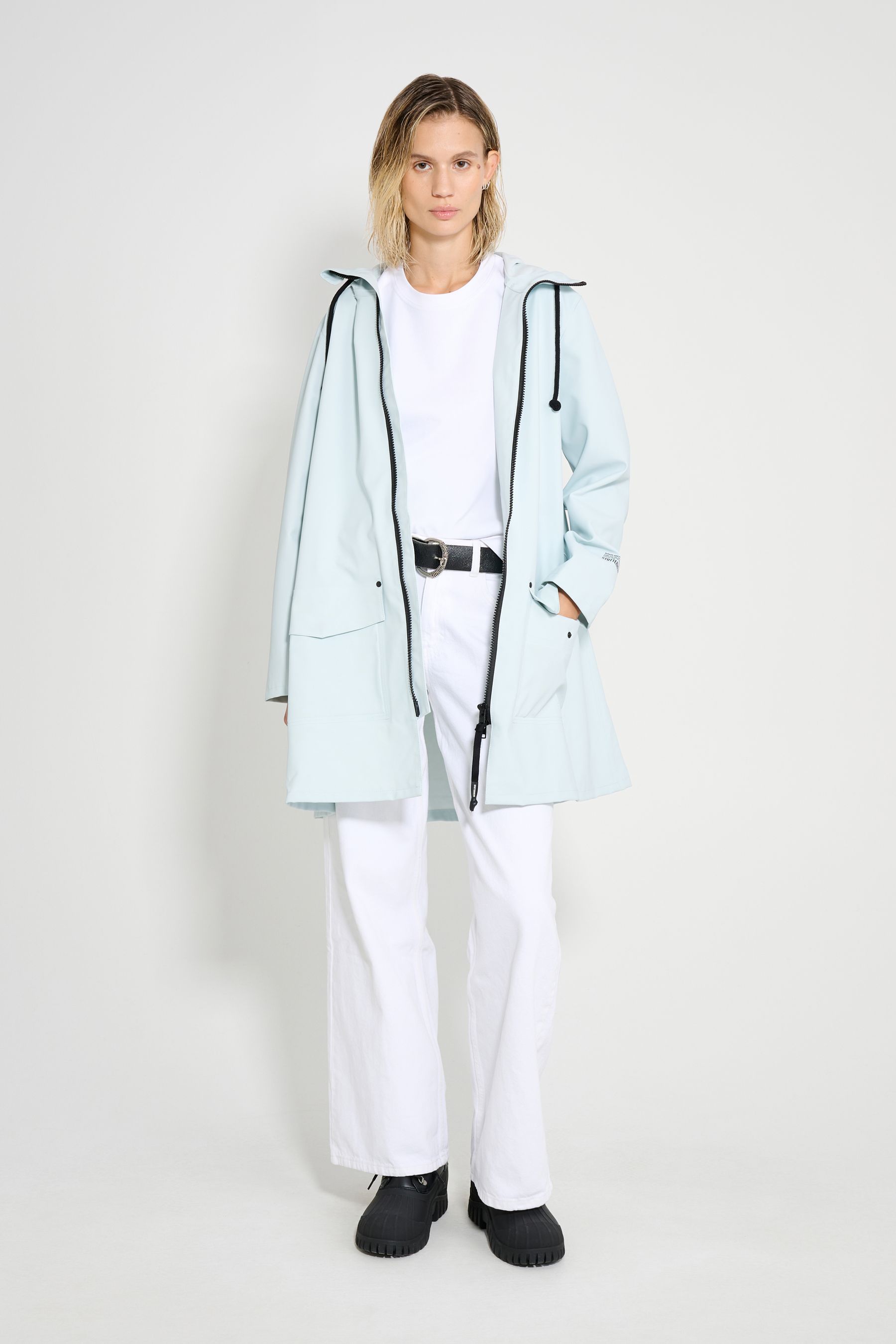 stutterheim mosebacke patch raincoat frost grey women jackets raincoats