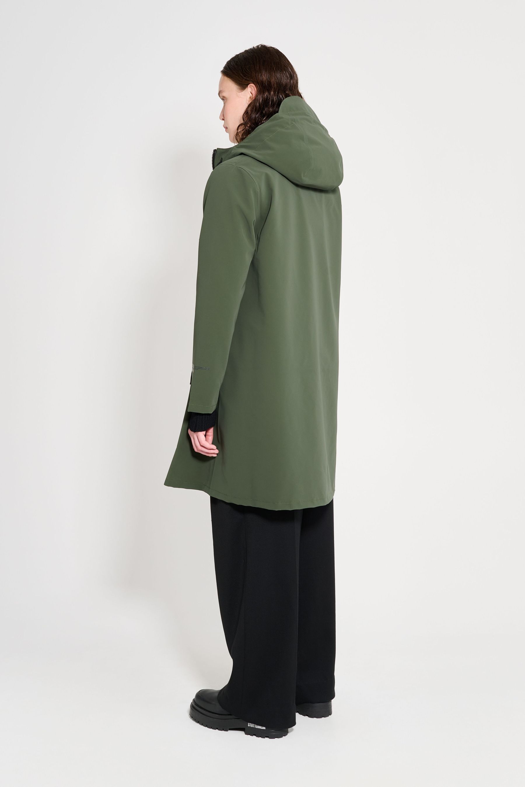 stutterheim mosebacke patch raincoat green women jackets raincoats