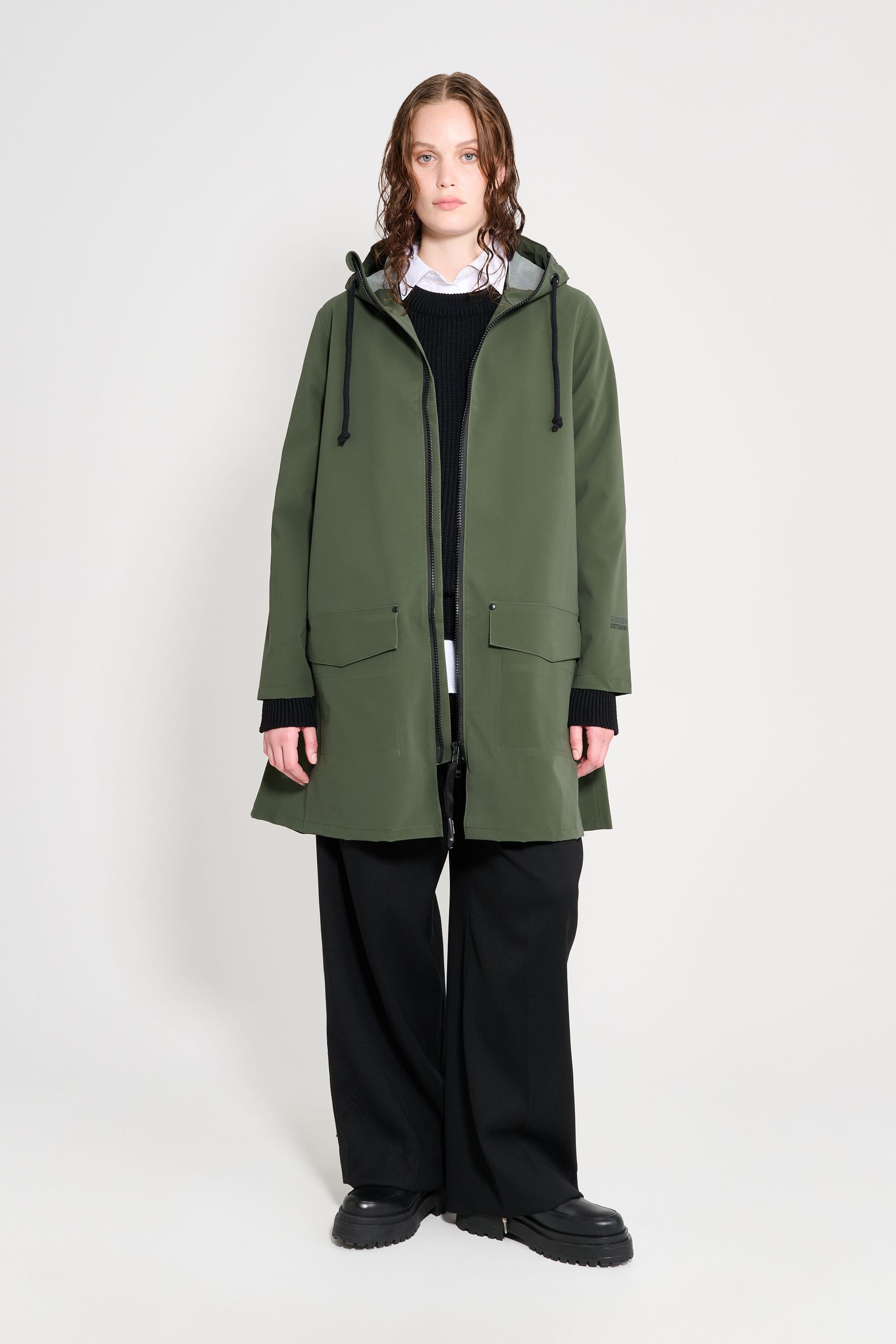 stutterheim mosebacke patch raincoat green women jackets raincoats
