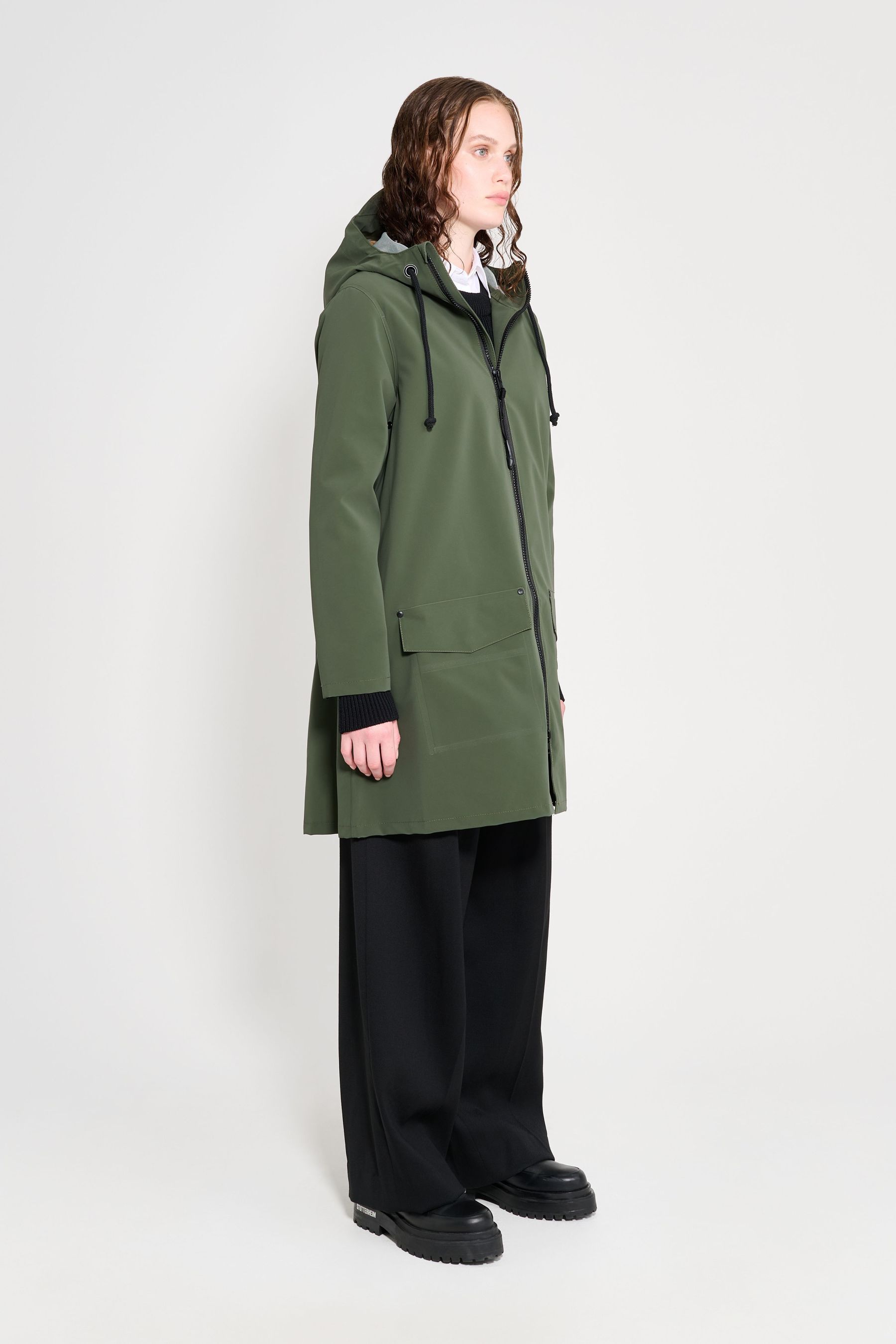 stutterheim mosebacke patch raincoat green women jackets raincoats