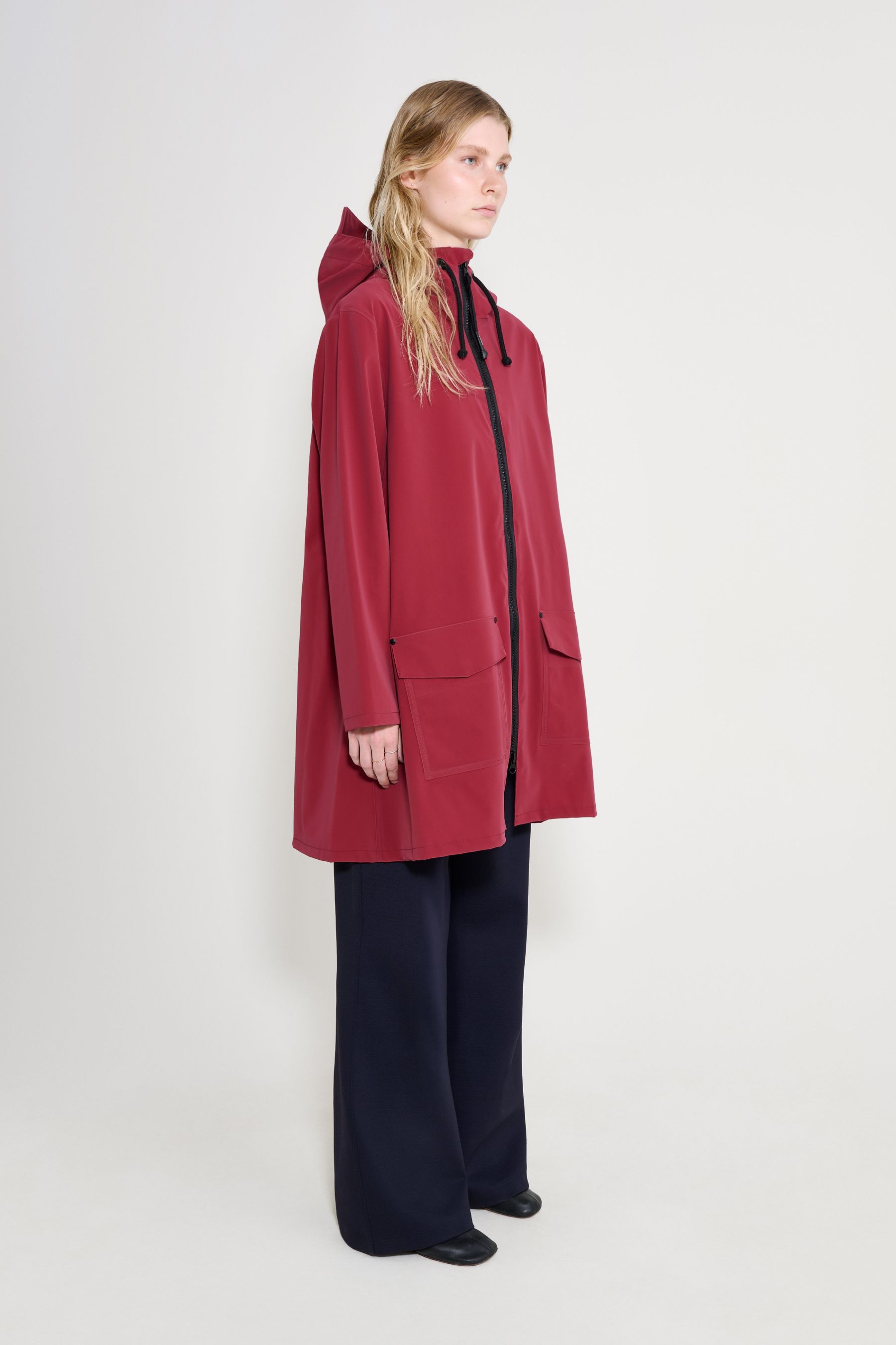 stutterheim mosebacke patch raincoat burgundy women jackets raincoats