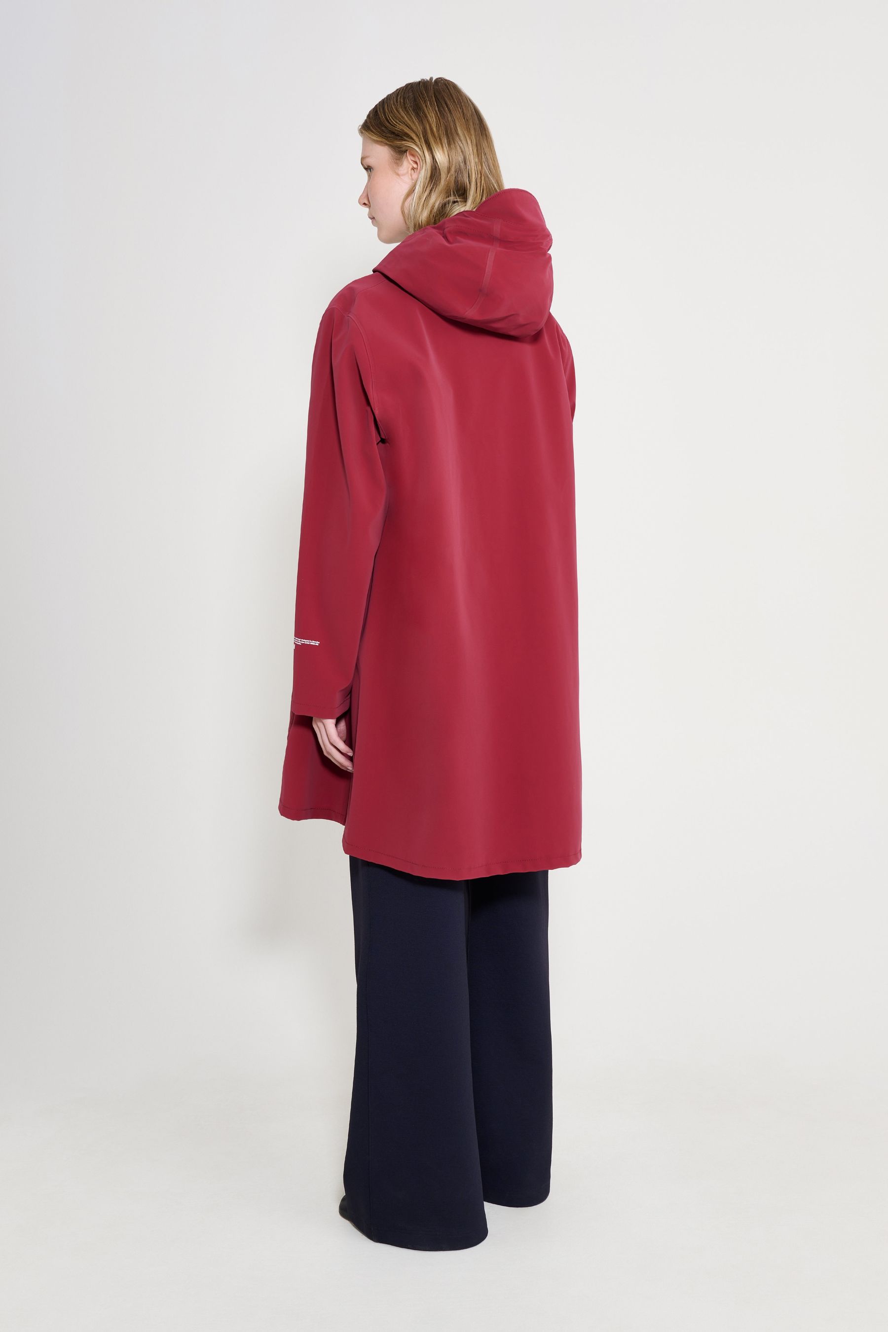 stutterheim mosebacke patch raincoat burgundy women jackets raincoats