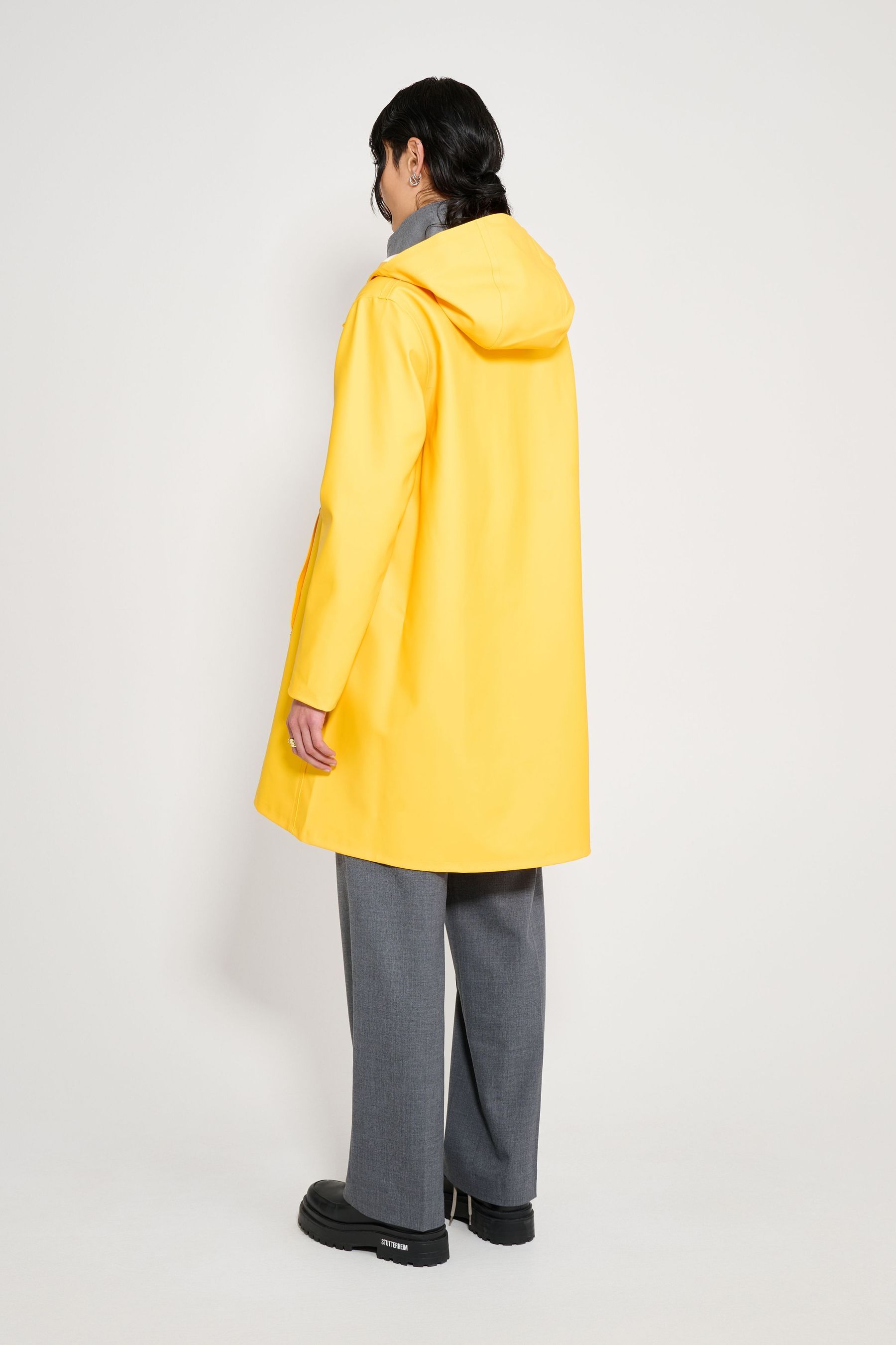 stutterheim mosebacke original a-line raincoat yellow women jackets
