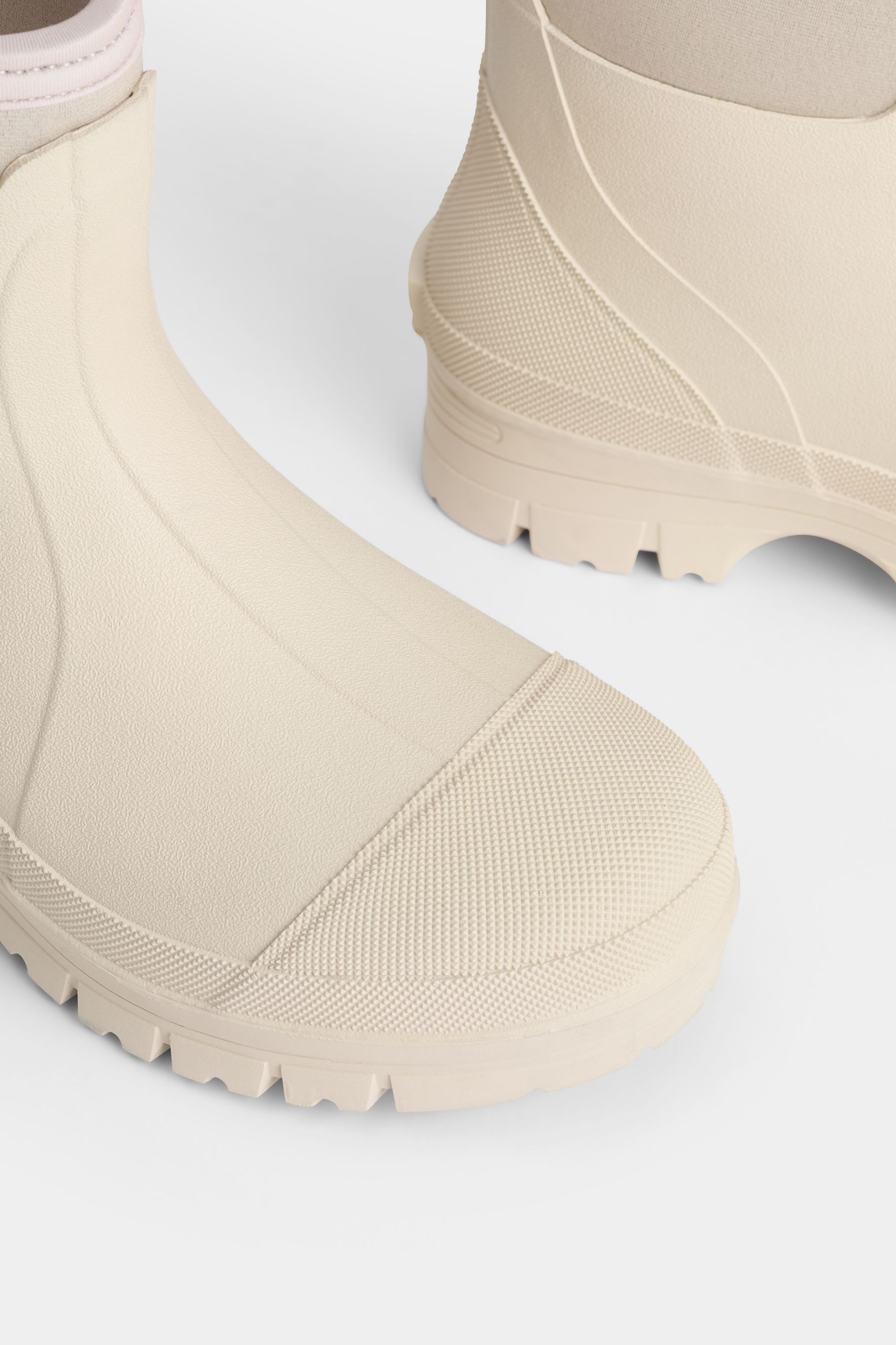stutterheim puddle walker rain boots light sand footwear chelsea-boots