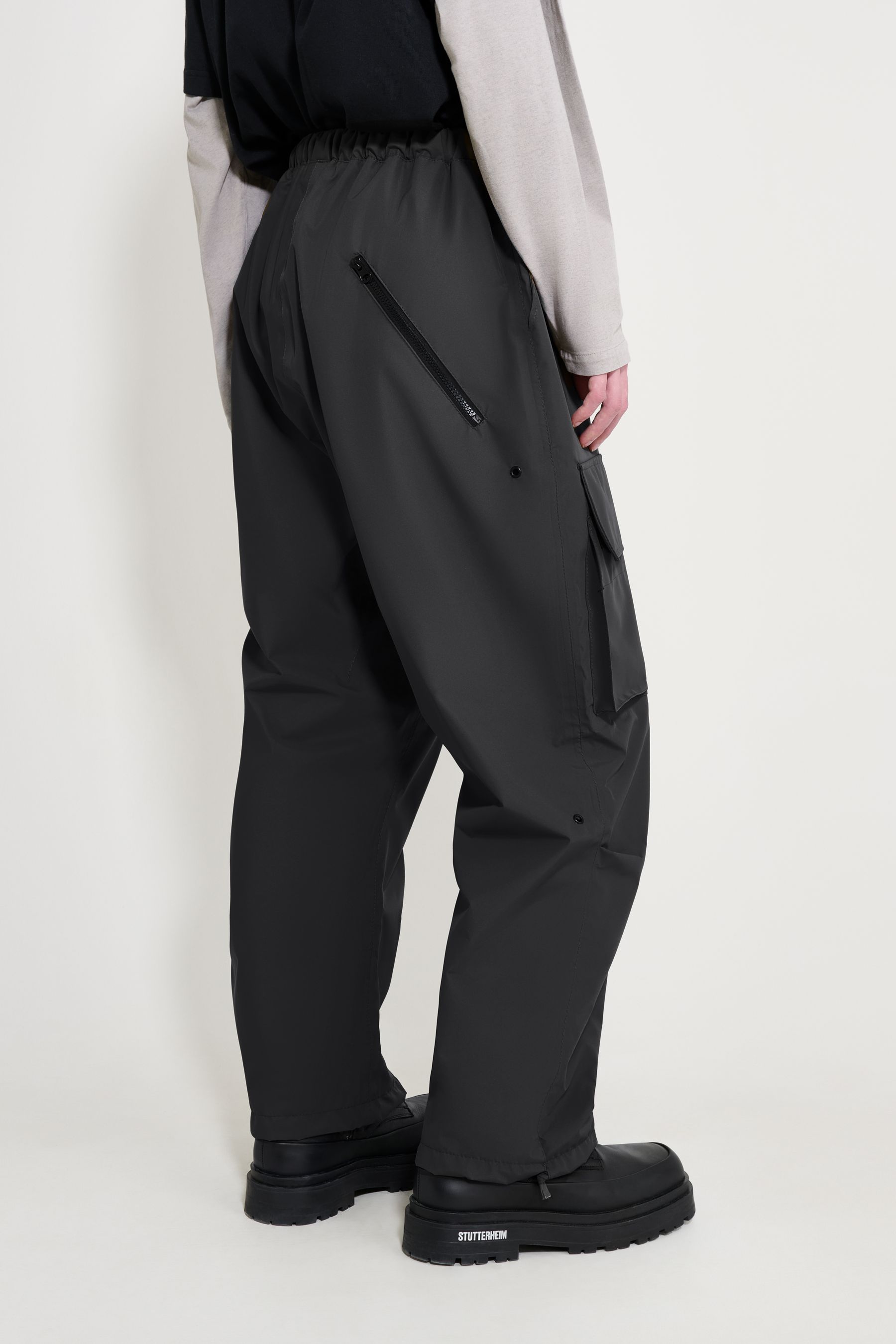 stutterheim space pocket trousers black men