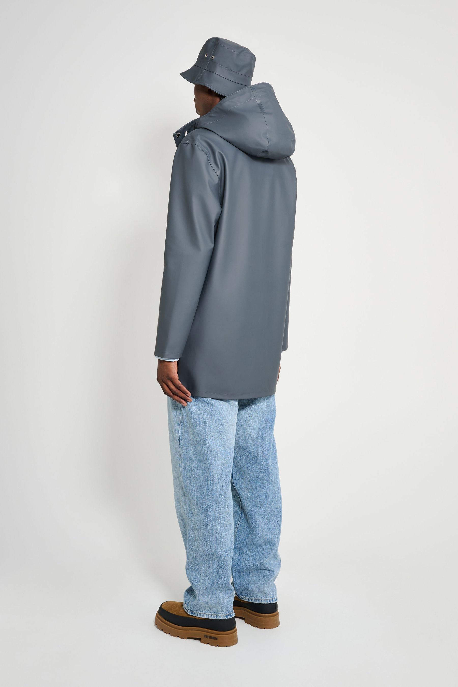 stutterheim stockholm original raincoat charcoal men jackets raincoats