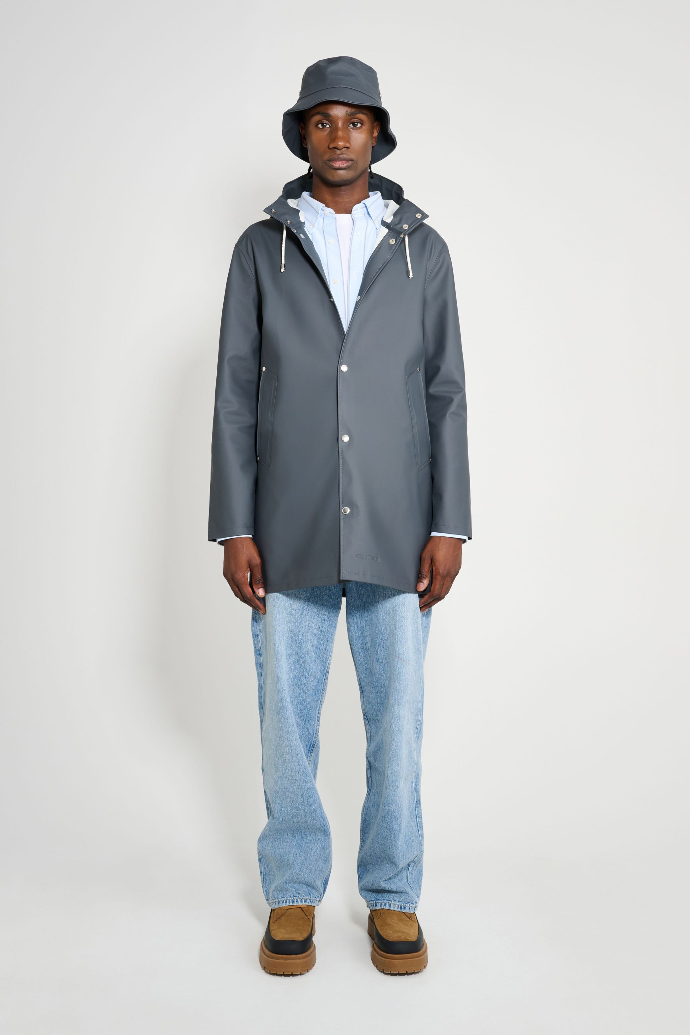 stutterheim stockholm original raincoat charcoal men jackets raincoats