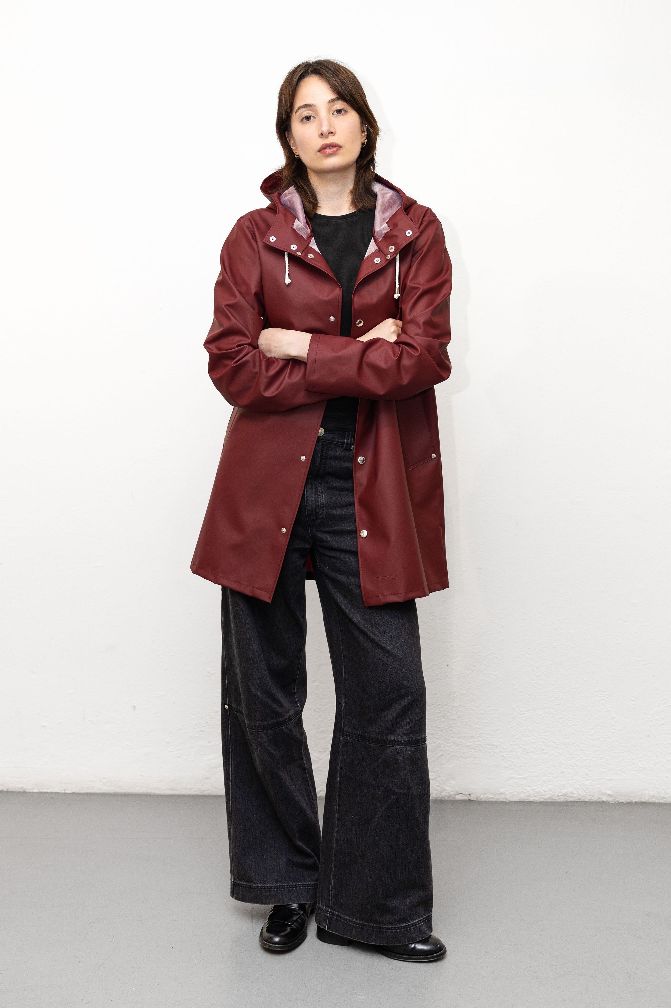 stutterheim stockholm lightweight raincoat burgundy men jackets