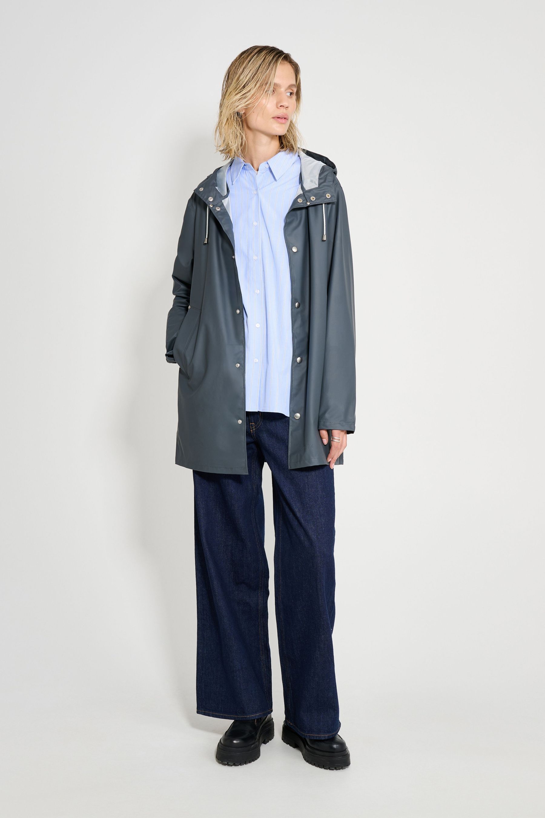 stutterheim stockholm lightweight raincoat charcoal women jackets raincoats