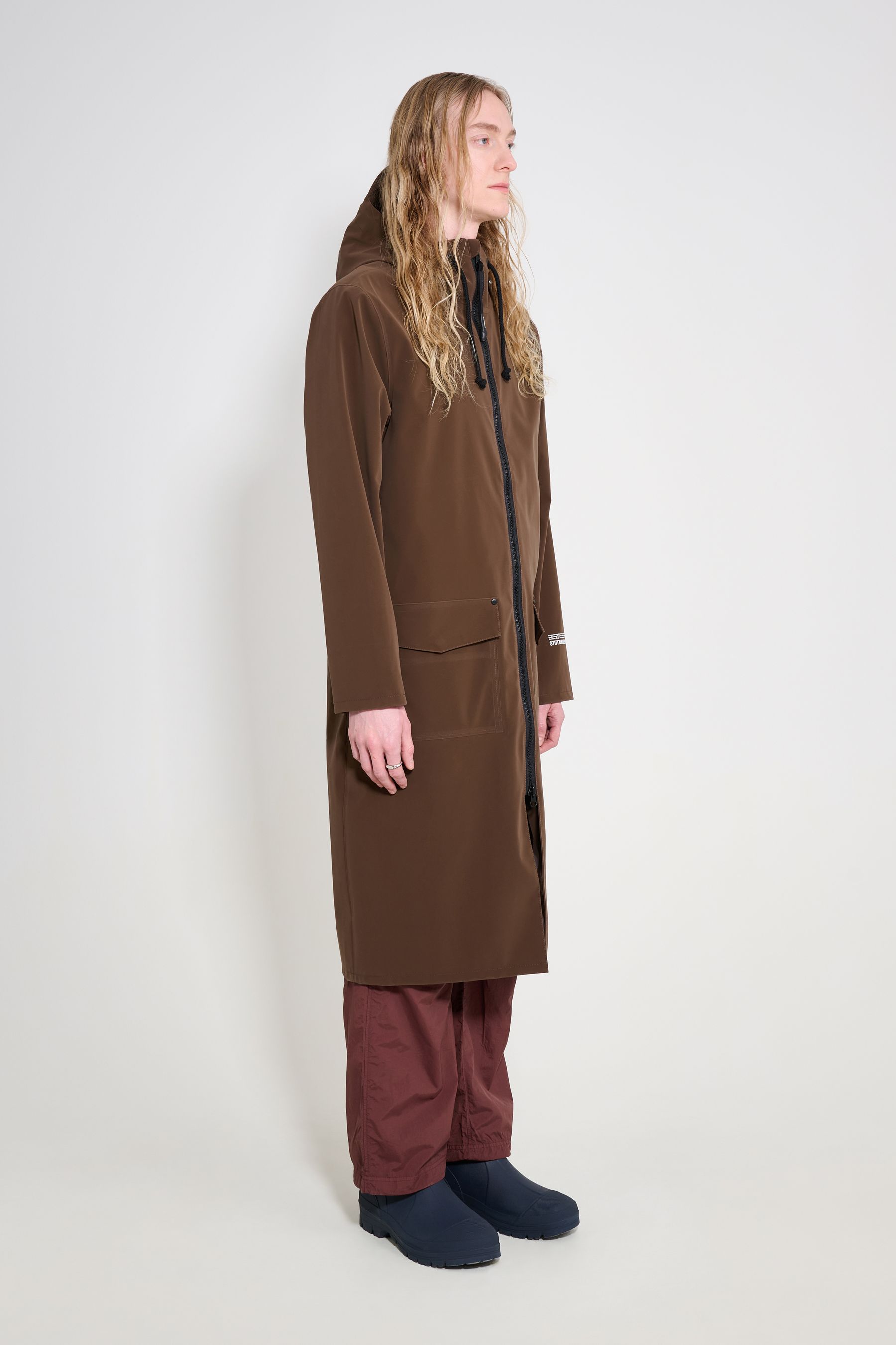 stutterheim stockholm long patch raincoat dark brown men jackets long-raincoats