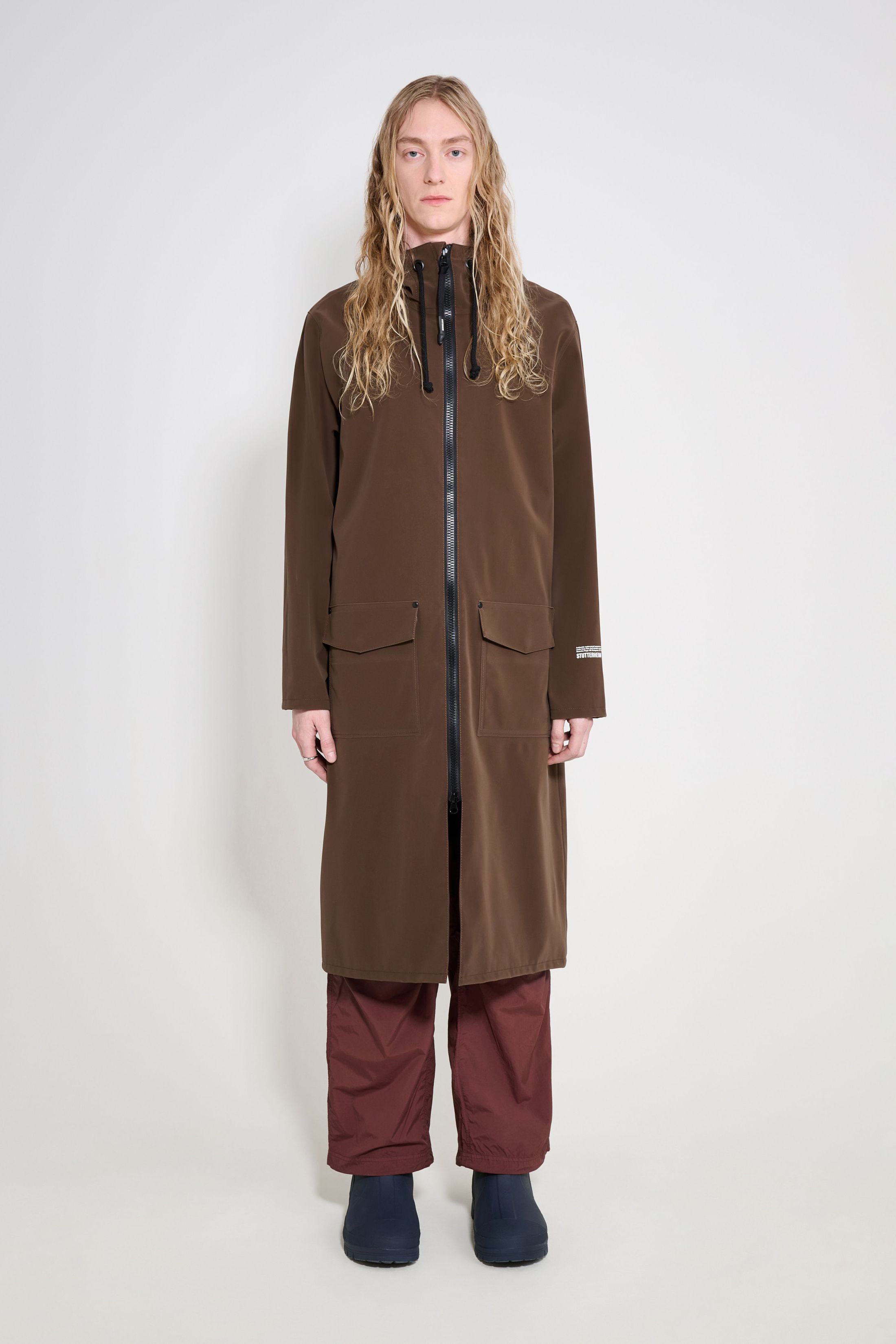 stutterheim stockholm long patch raincoat dark brown men jackets long-raincoats