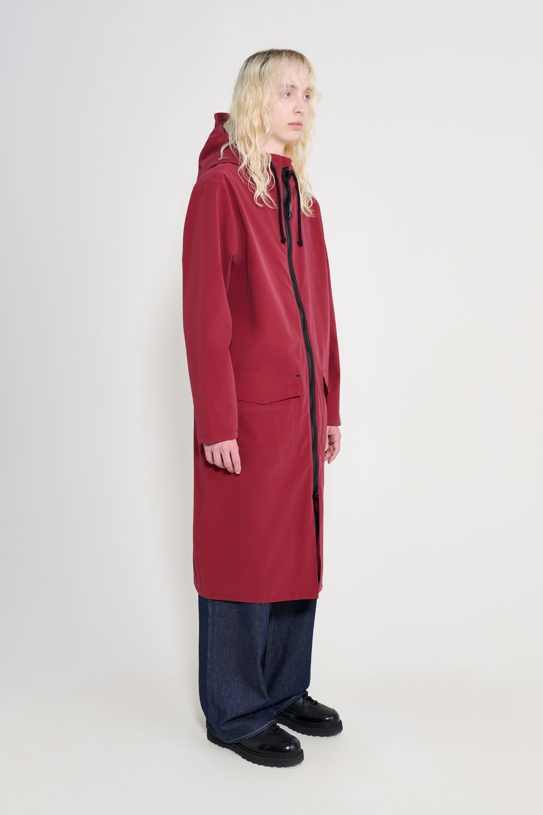 stutterheim stockholm long patch raincoat burgundy men jackets long-raincoats