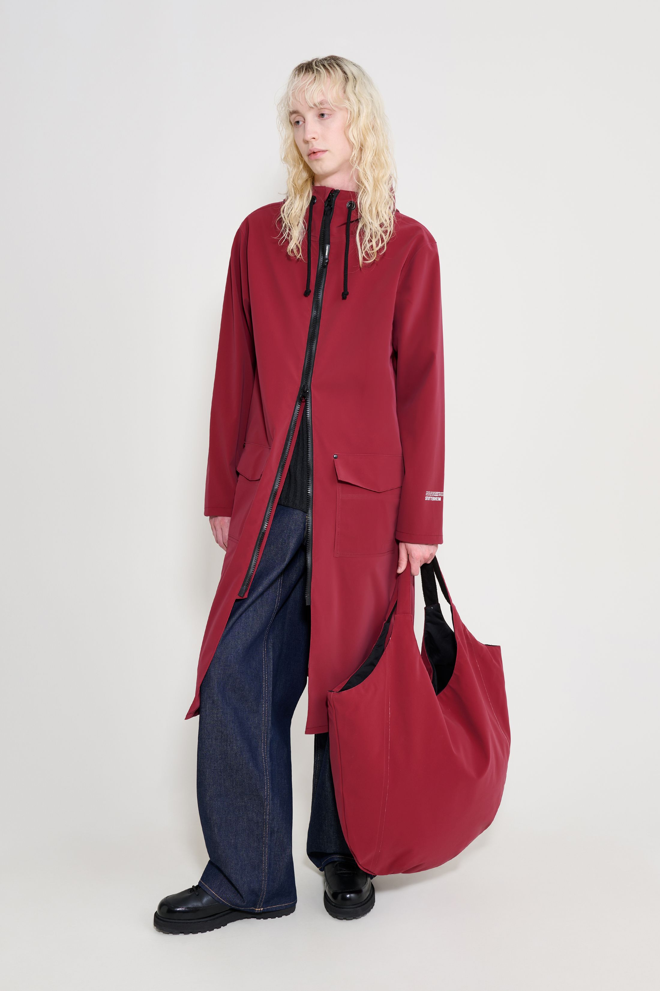 stutterheim stockholm long patch raincoat burgundy men jackets long-raincoats