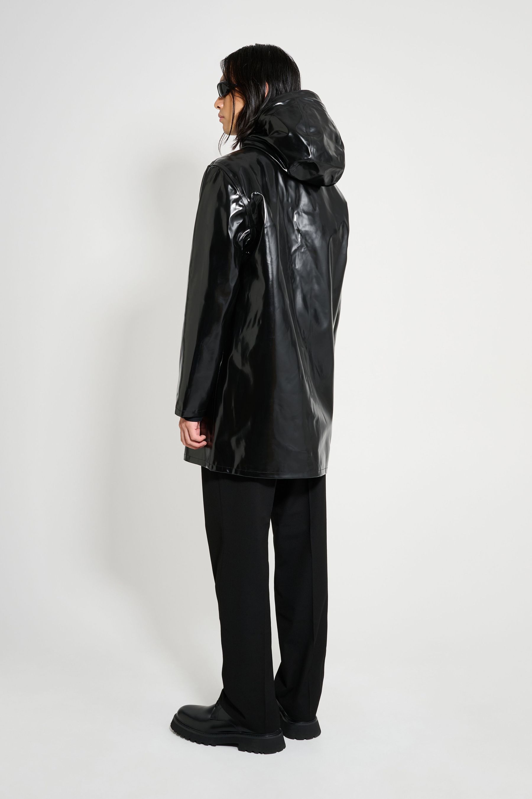 stutterheim stockholm opal raincoat black men jackets raincoats