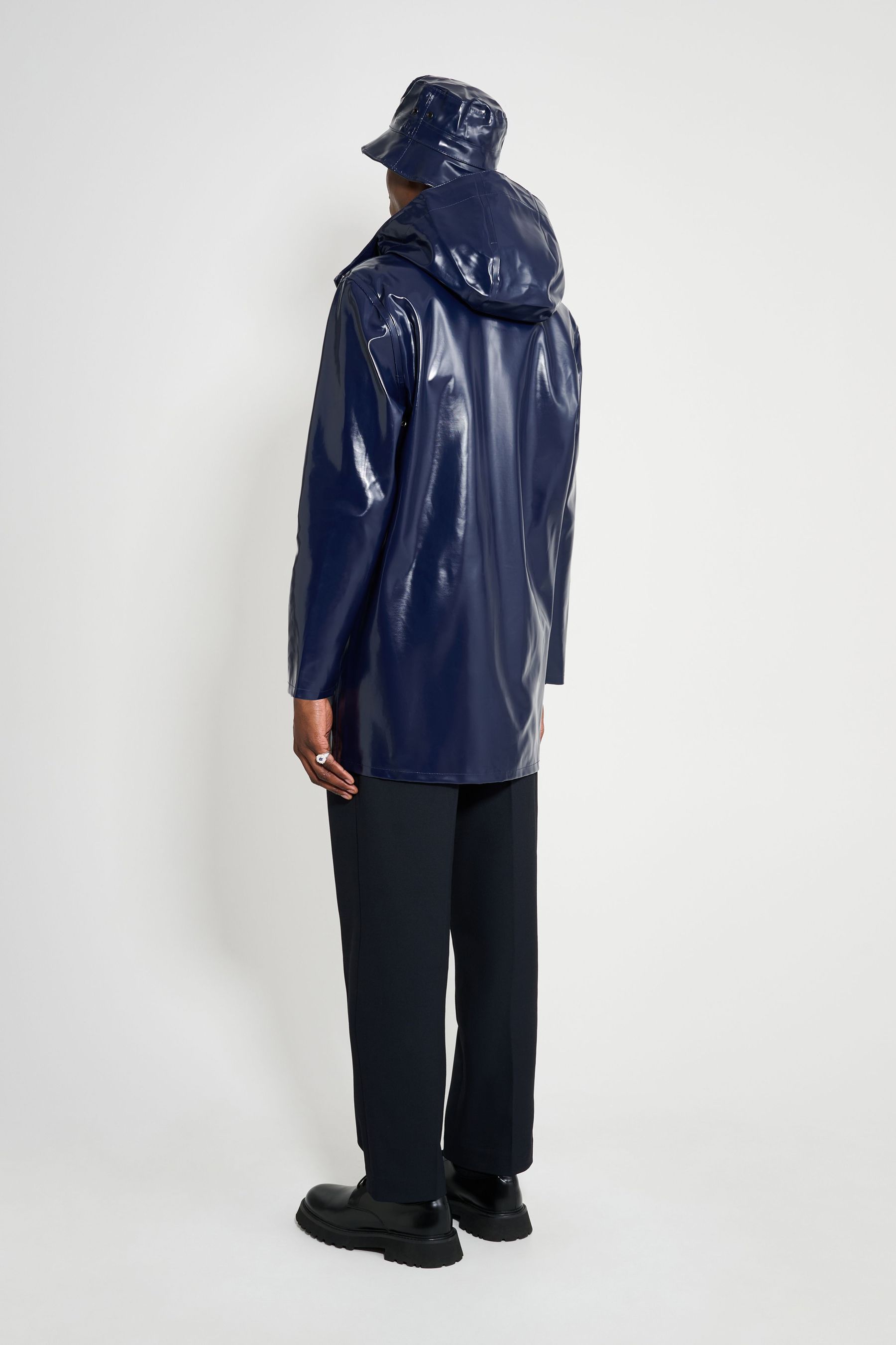 stutterheim stockholm opal raincoat navy men jackets raincoats