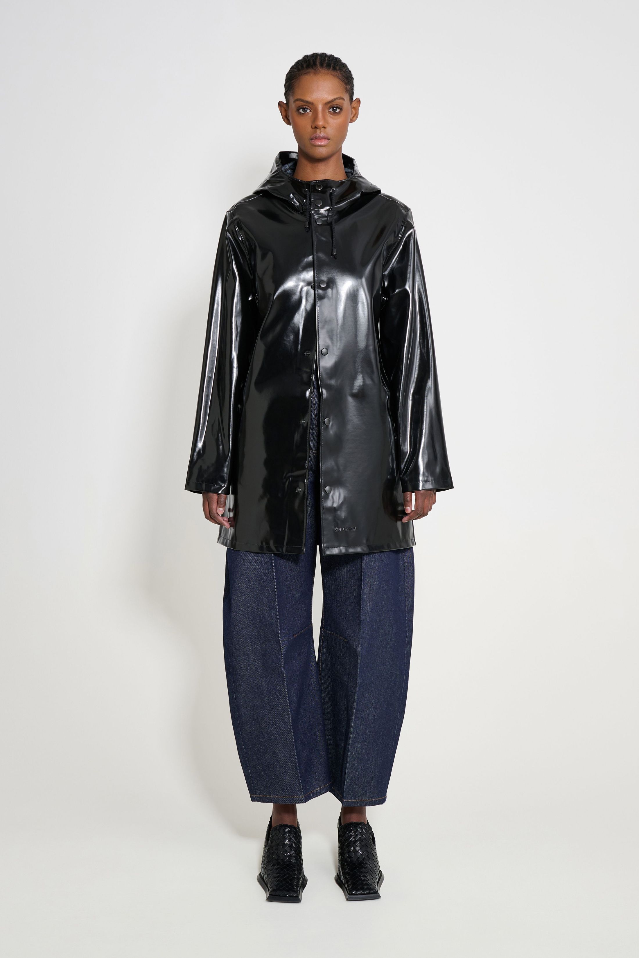 stutterheim stockholm opal raincoat black women jackets raincoats