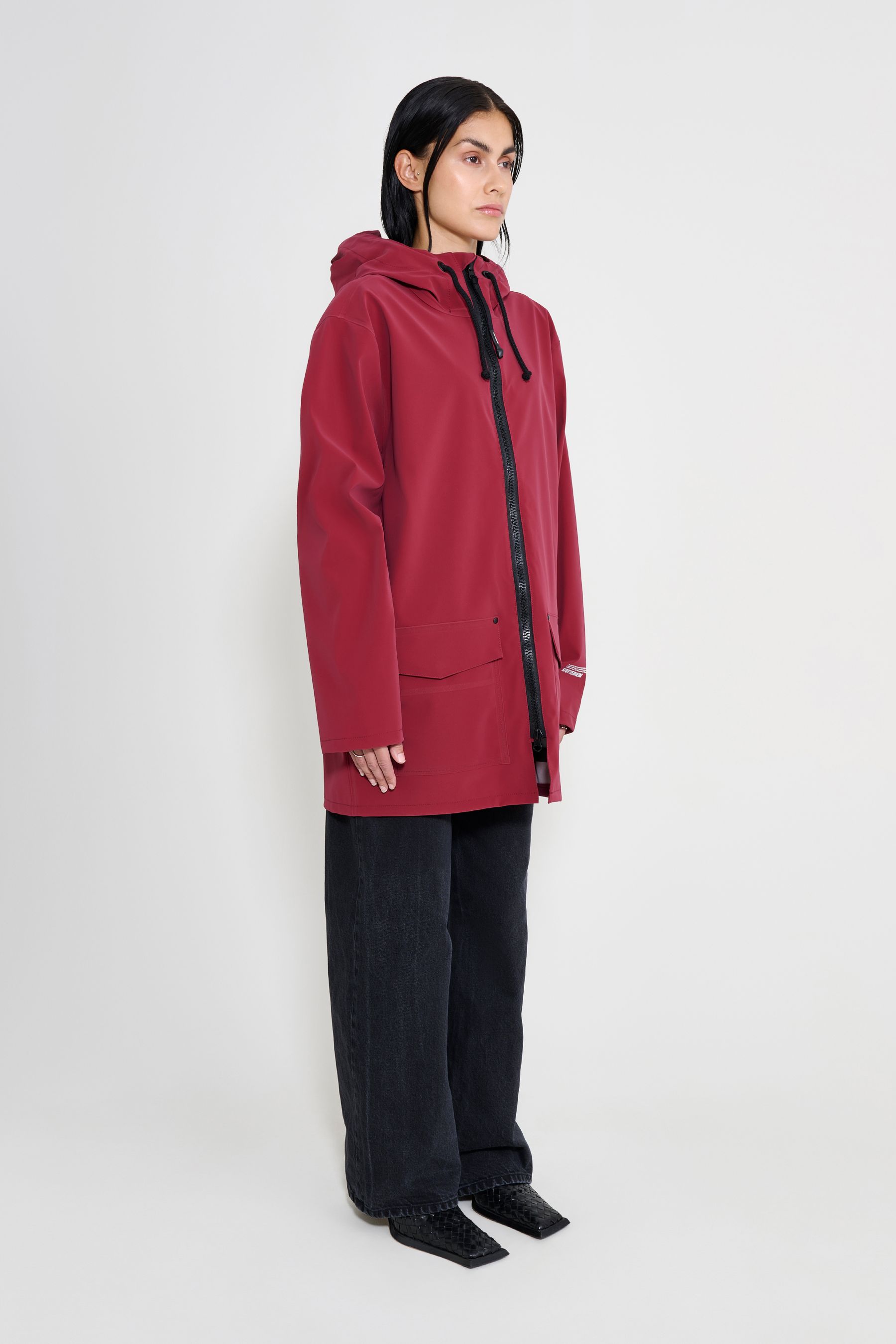 stutterheim stockholm patch raincoat burgundy women jackets raincoats