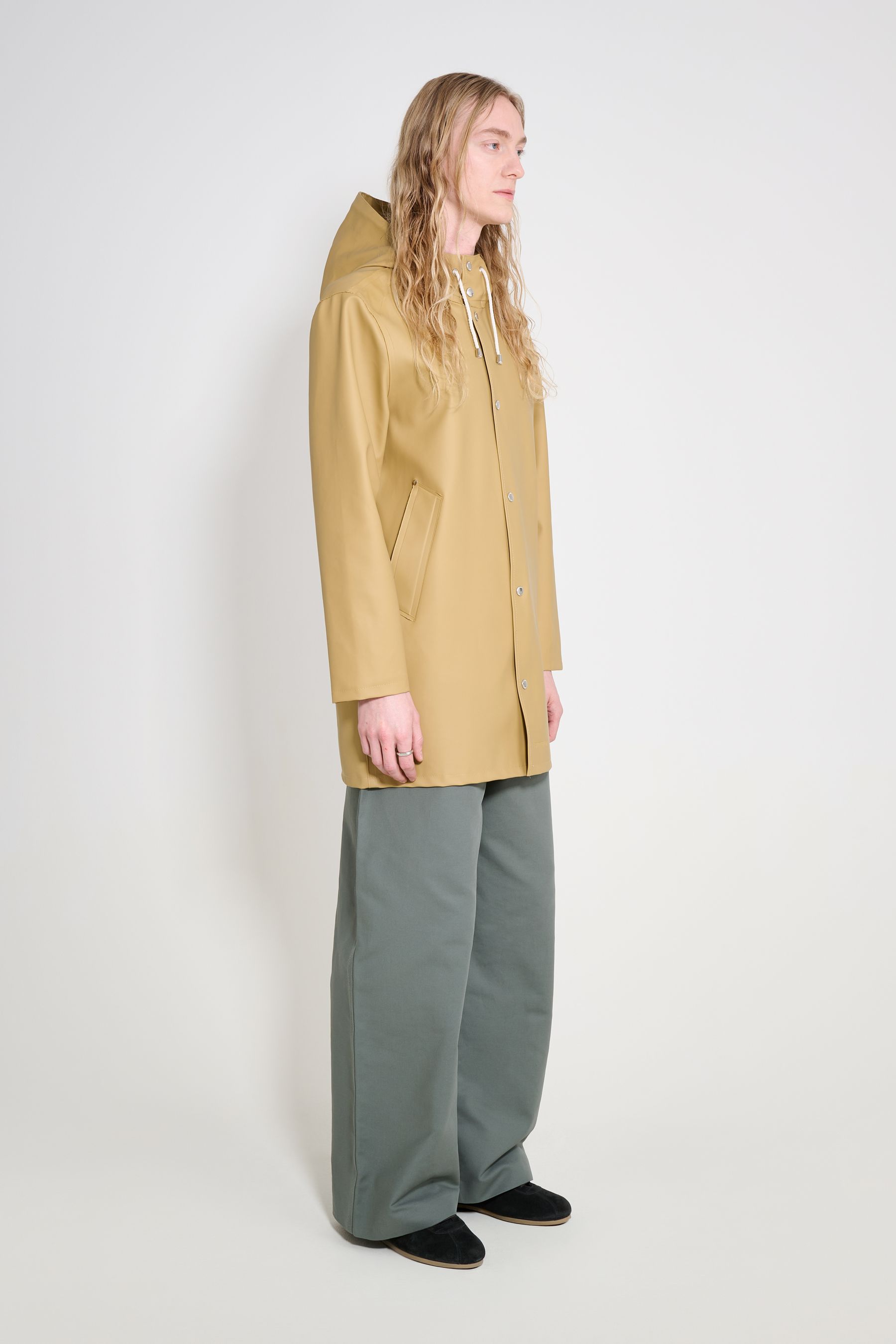 stutterheim stockholm original raincoat sand men jackets raincoats