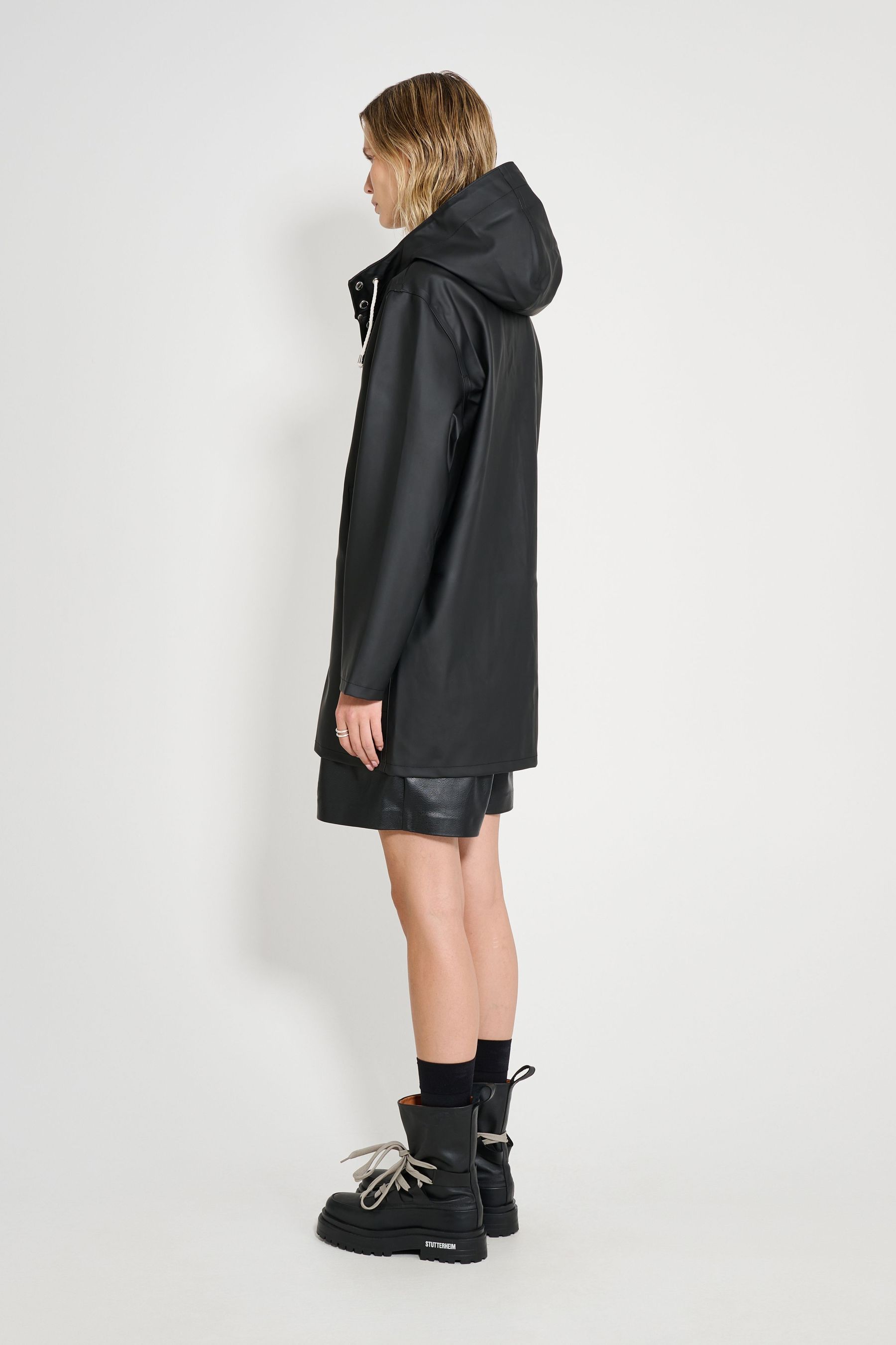 stutterheim stockholm original raincoat black women jackets raincoats