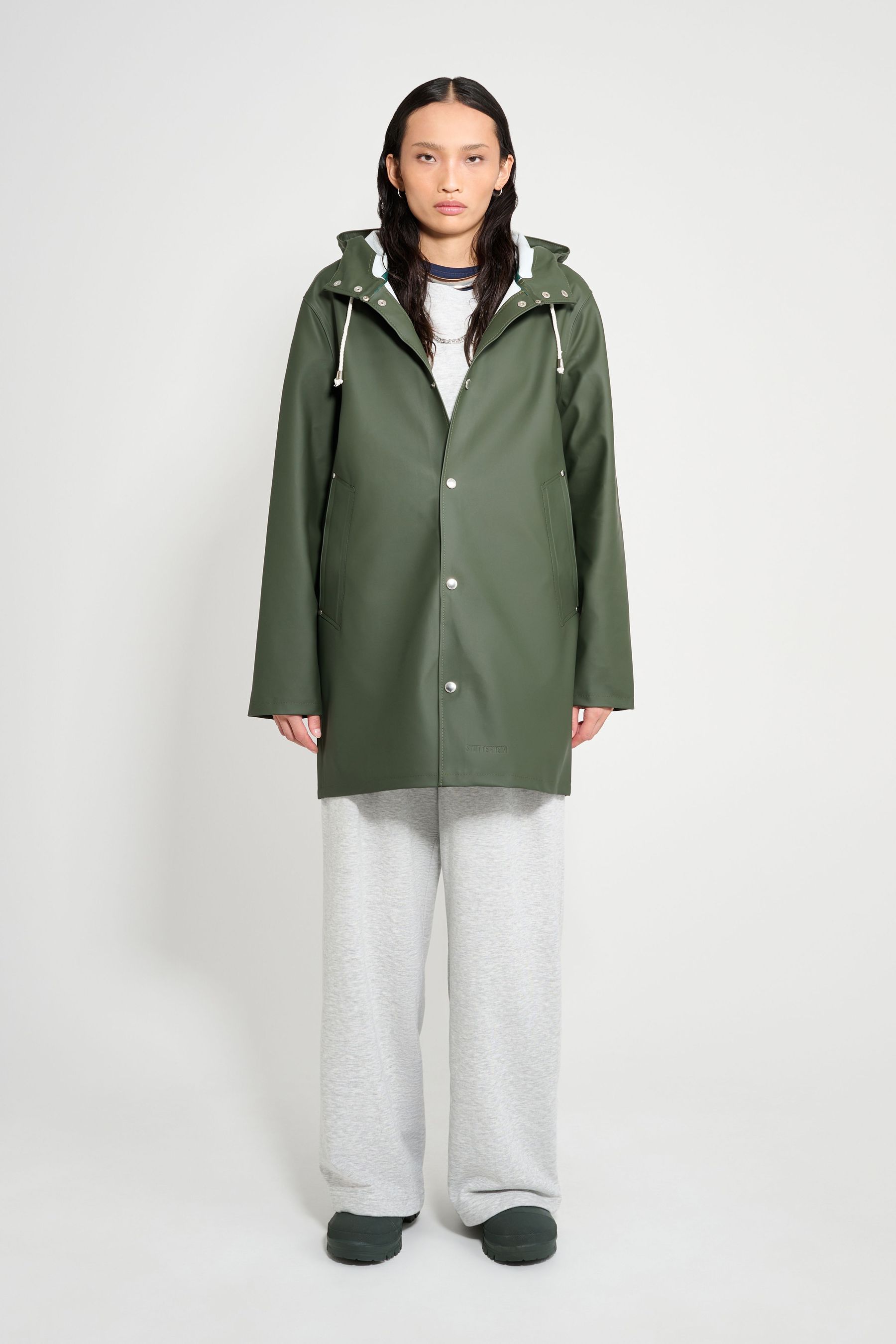 stutterheim stockholm original raincoat green women jackets raincoats