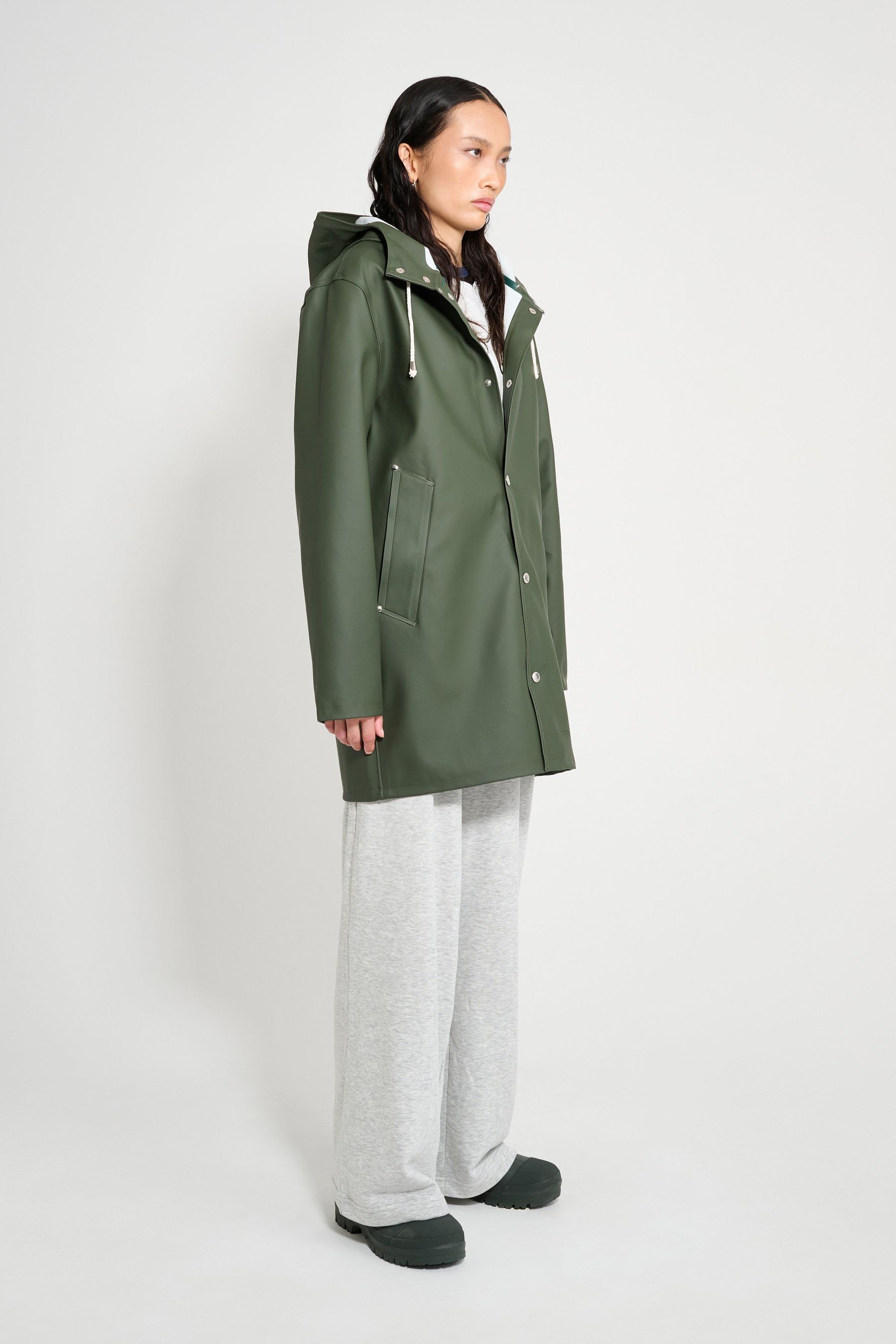 stutterheim stockholm original raincoat green women jackets raincoats