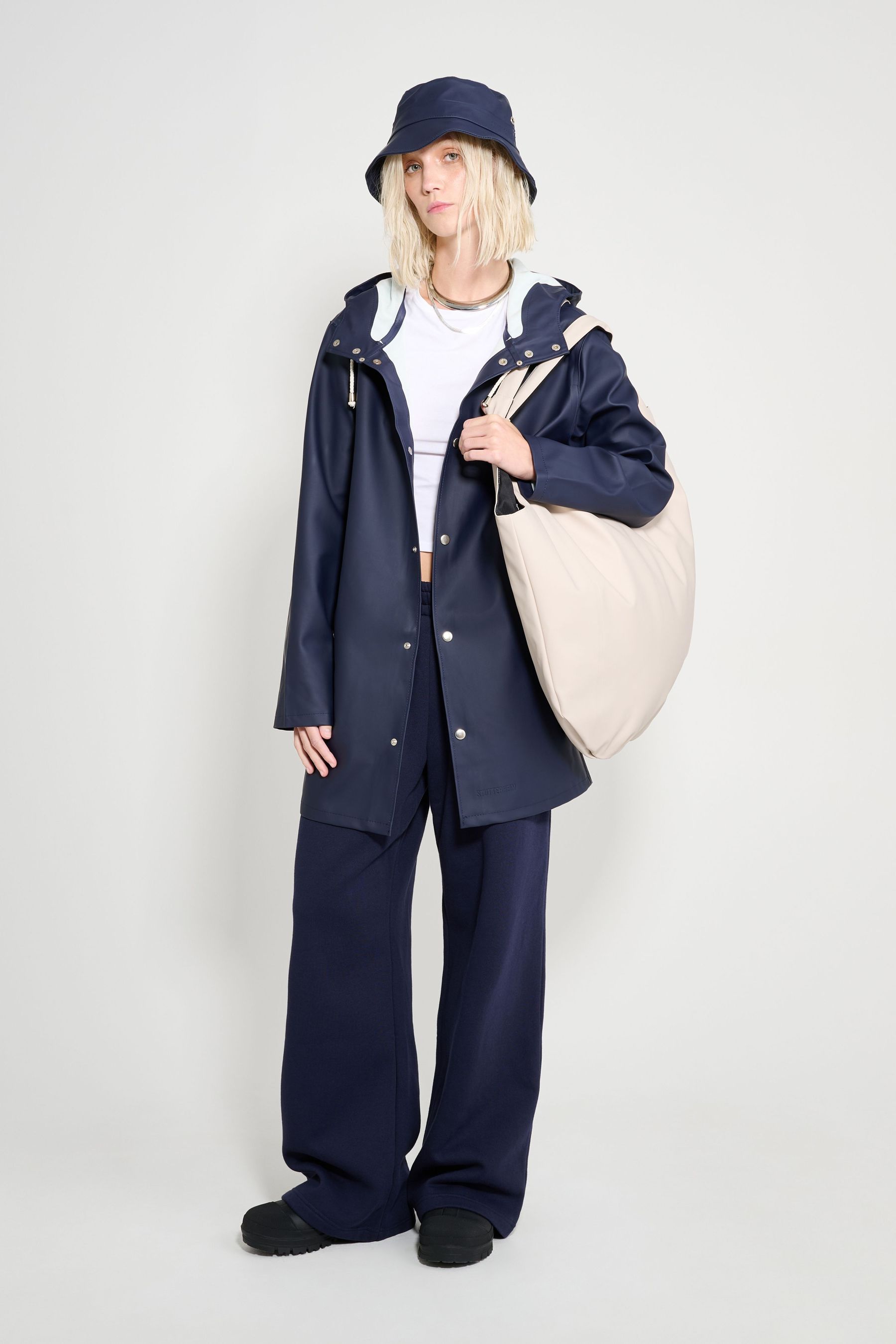 stutterheim stockholm original raincoat navy women jackets raincoats