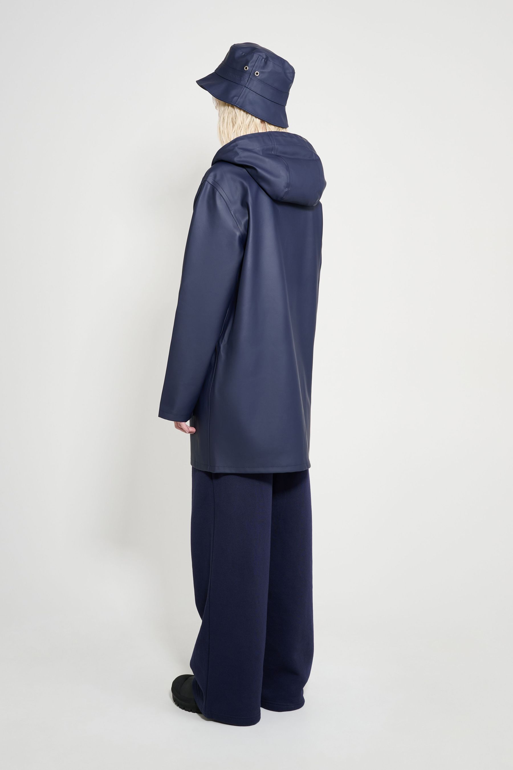 stutterheim stockholm original raincoat navy women jackets raincoats