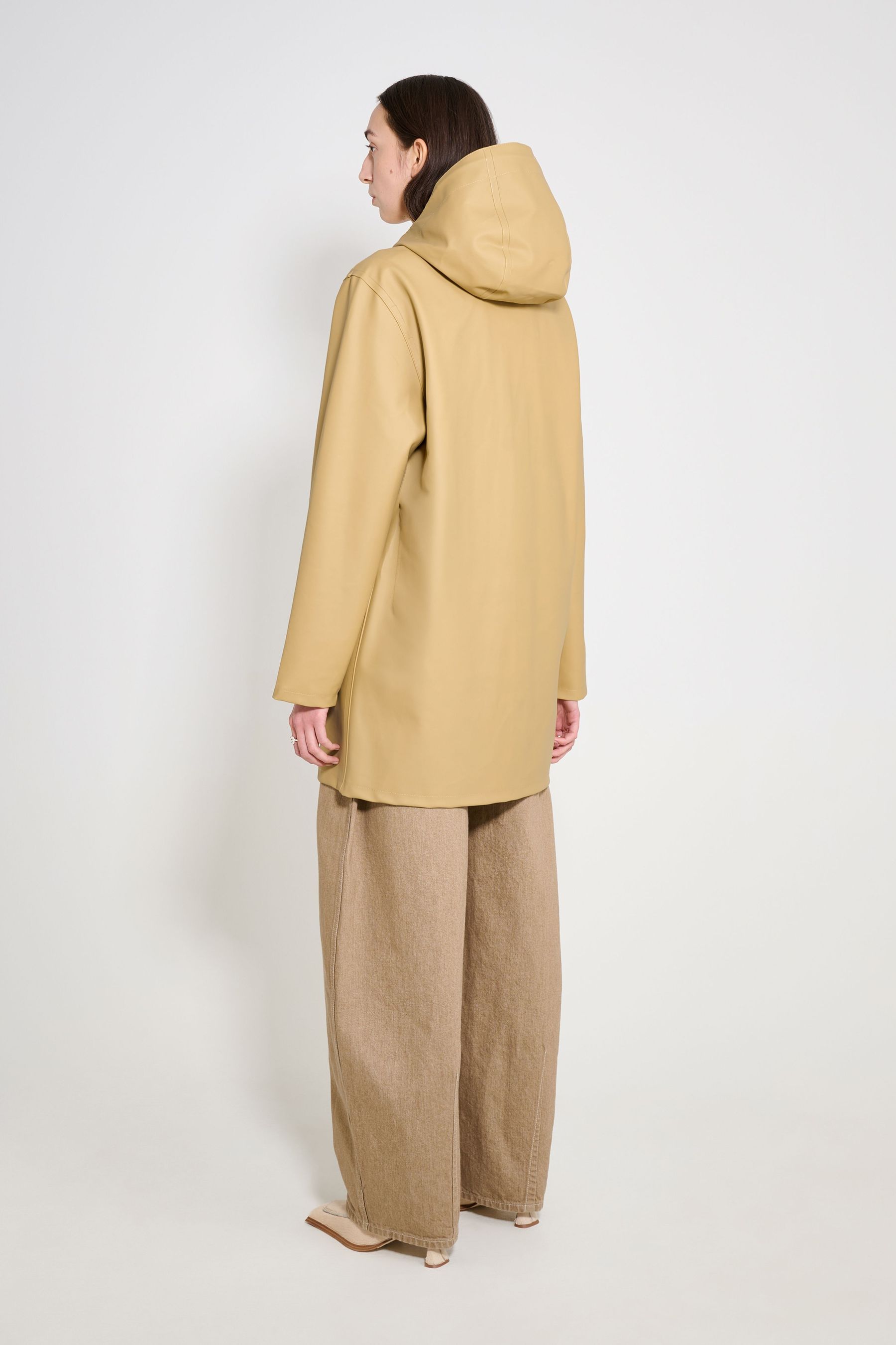 stutterheim stockholm original raincoat sand women jackets raincoats