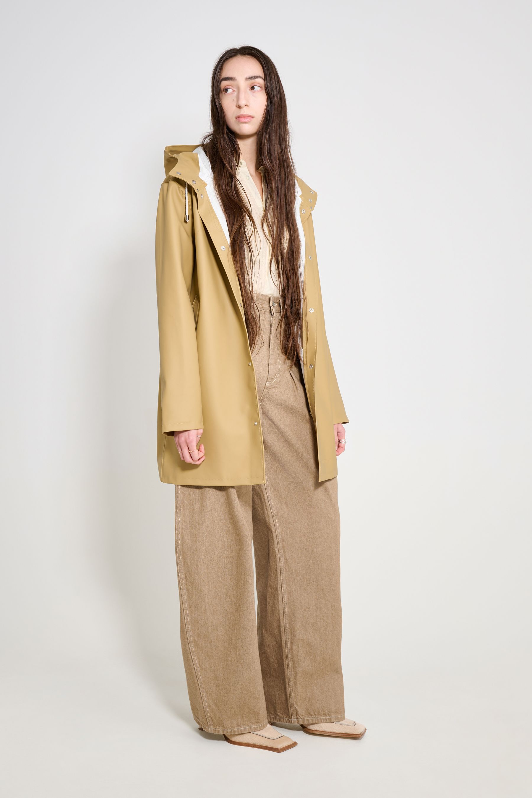stutterheim stockholm original raincoat sand women jackets raincoats
