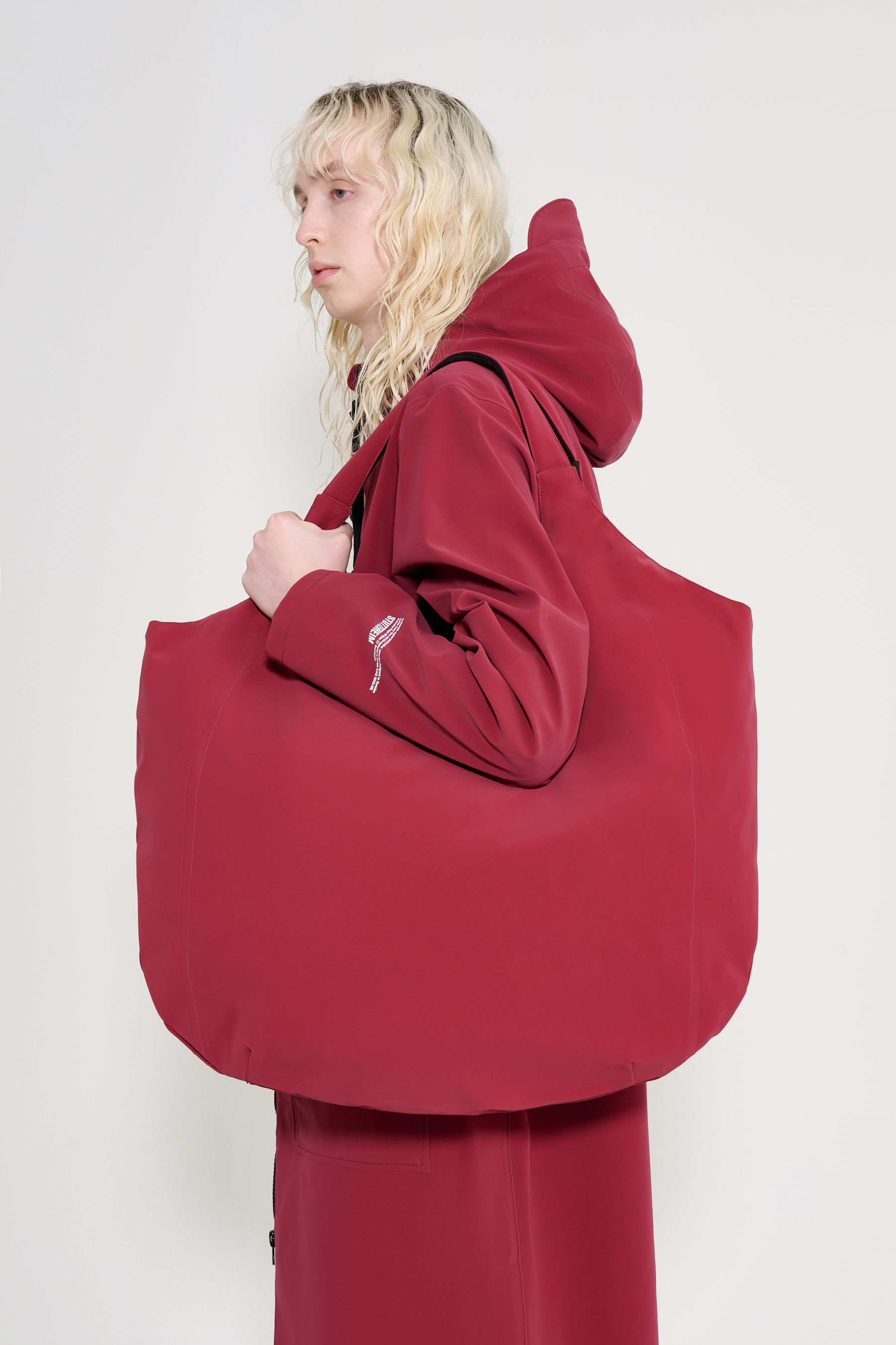 stutterheim svea puffer bag matte burgundy accessories bags tote-bags