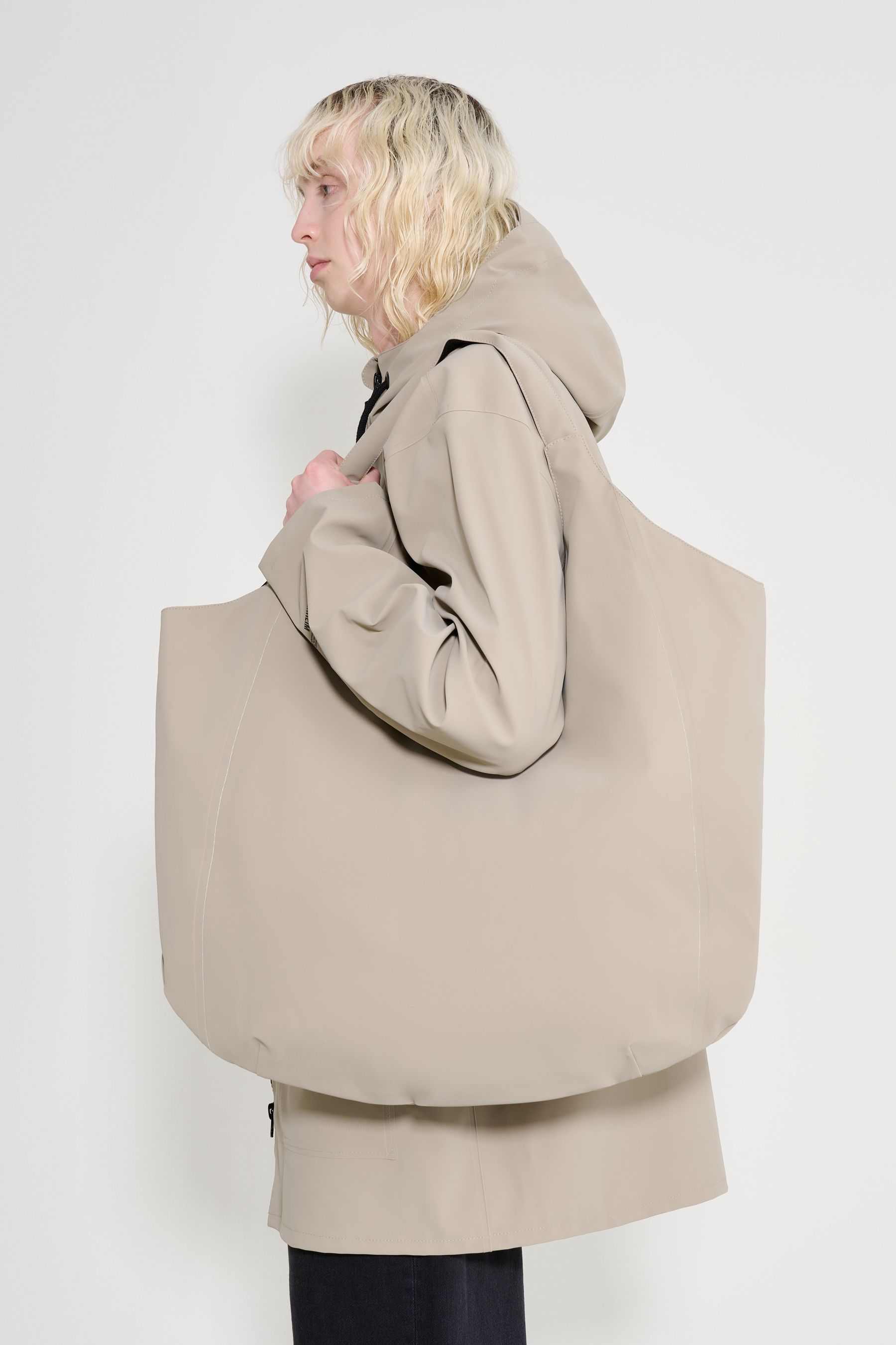 stutterheim svea puffer bag matte potato accessories bags tote-bags
